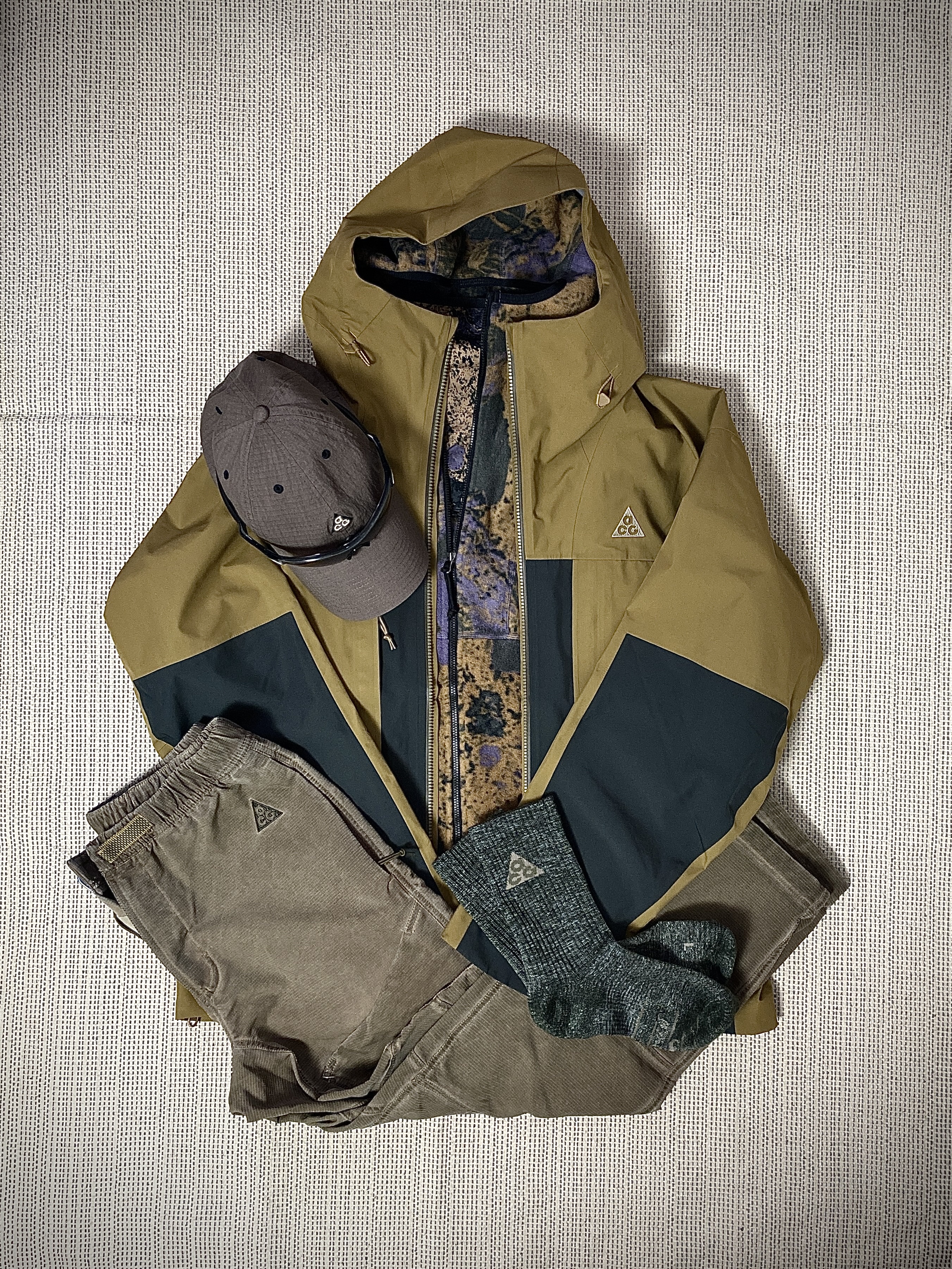 Nike ACG Heritage 86 Cap Ironstone, Nike ACG Gore-Tex Misery Ridge Jacket Golden Beige - Asia μ°©μ© μ€νμΌ - 4