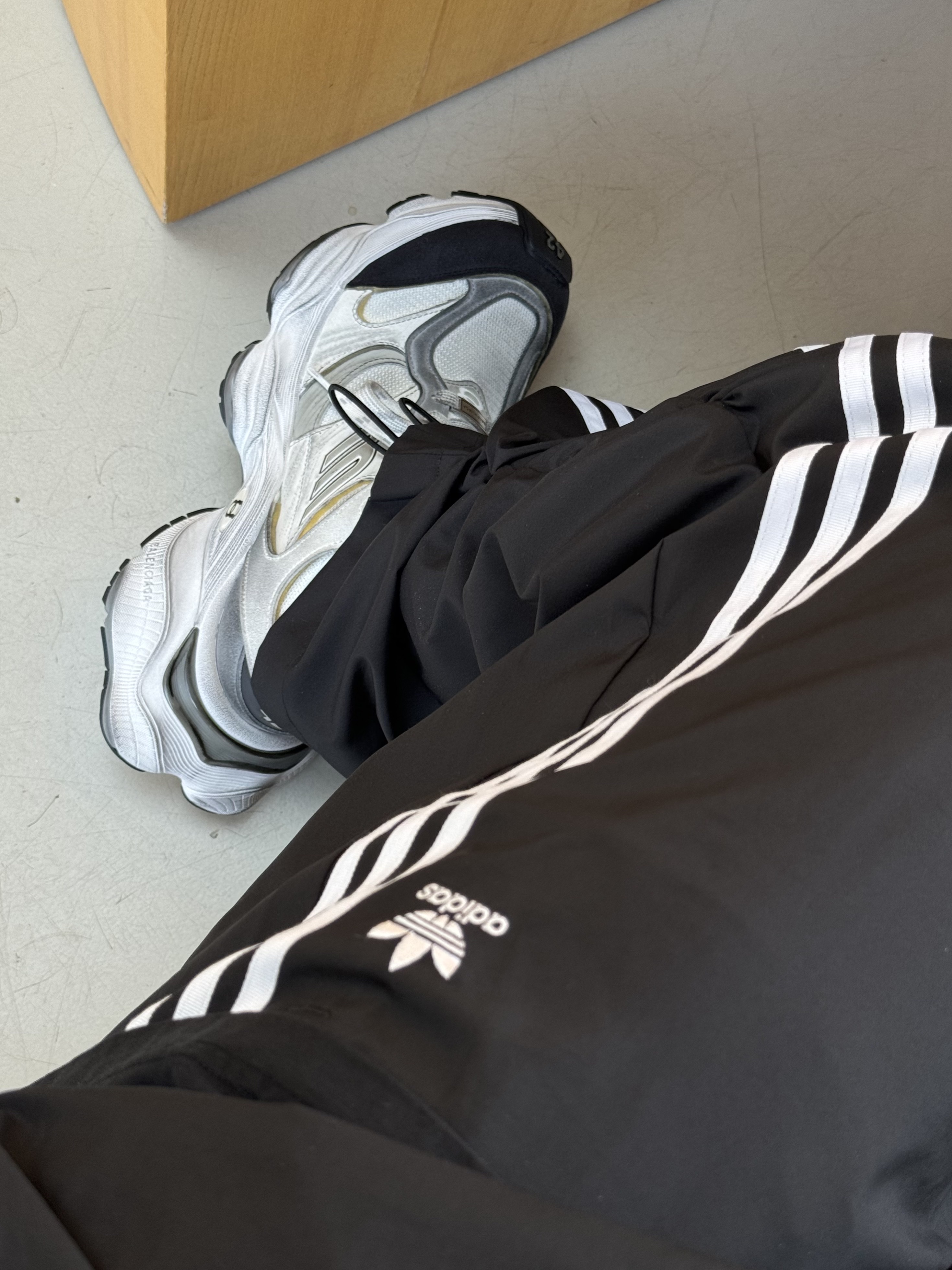 Balenciaga Cargo Sneakers White Grey, Balenciaga Cargo Sneakers Grey White Blue ์ฐฉ์ฉ ์คํ์ผ - 5