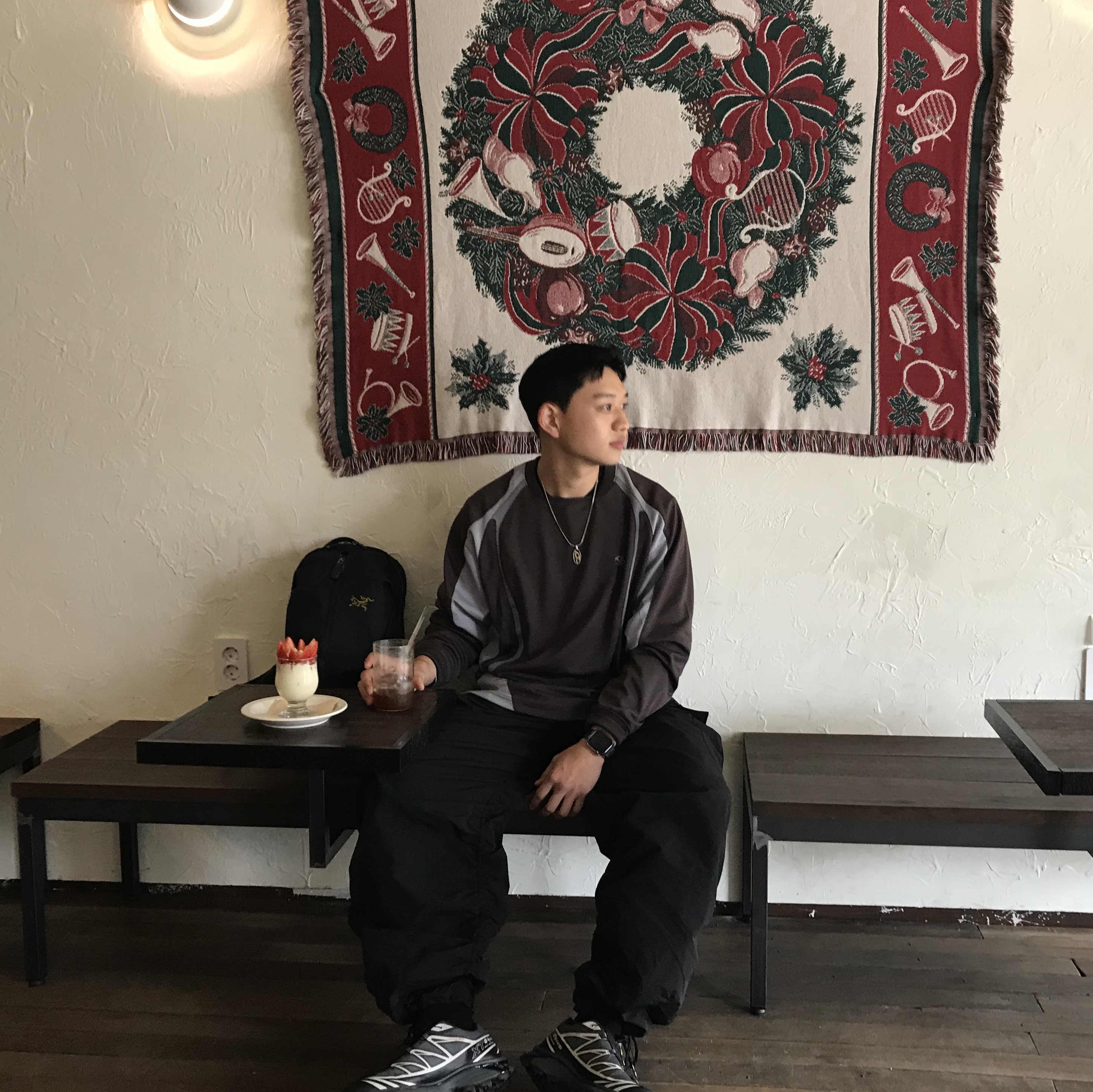 Arc'teryx Arro 16 Backpack Black, Sansan Gear Slash Jersey Brown - 23FW 착용 스타일