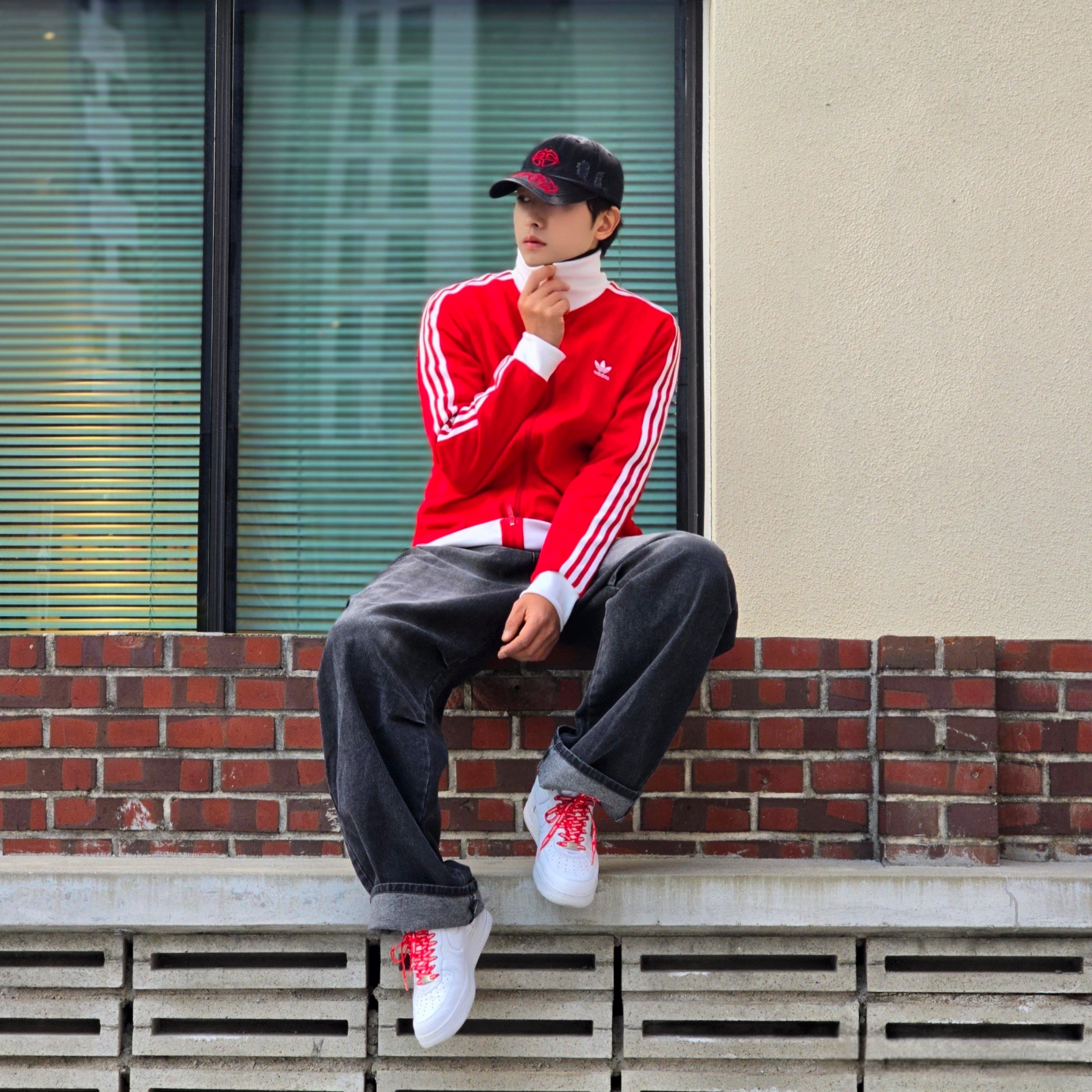 Nike x Supreme Air Force 1 Low White, Adidas Adicolor Classic Beckenbauer Track Top Better Scarlet White - KR Sizing ์ฐฉ์ฉ ์คํ์ผ - 1
