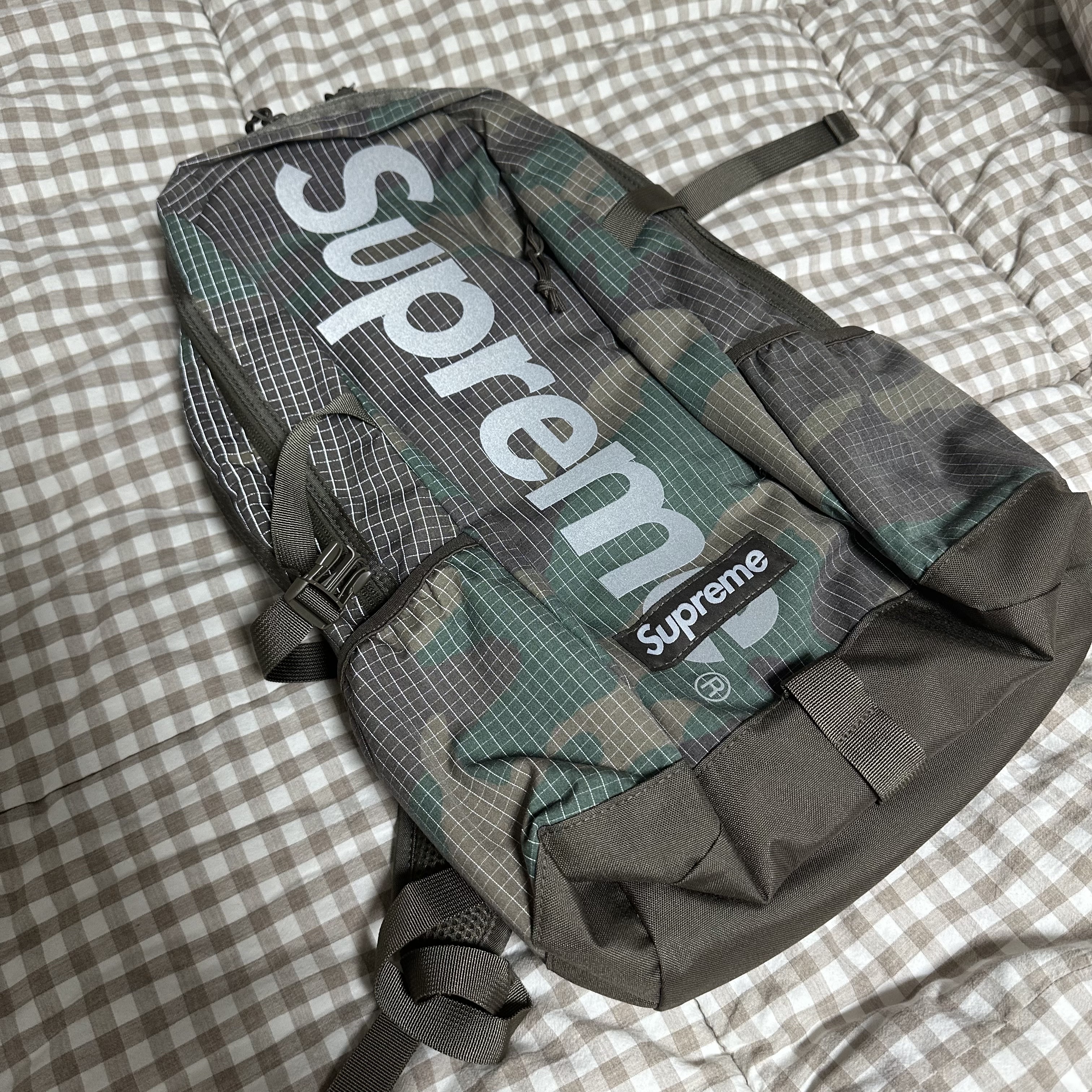 Supreme Backpack Woodland Camo - 24SS 착용 스타일