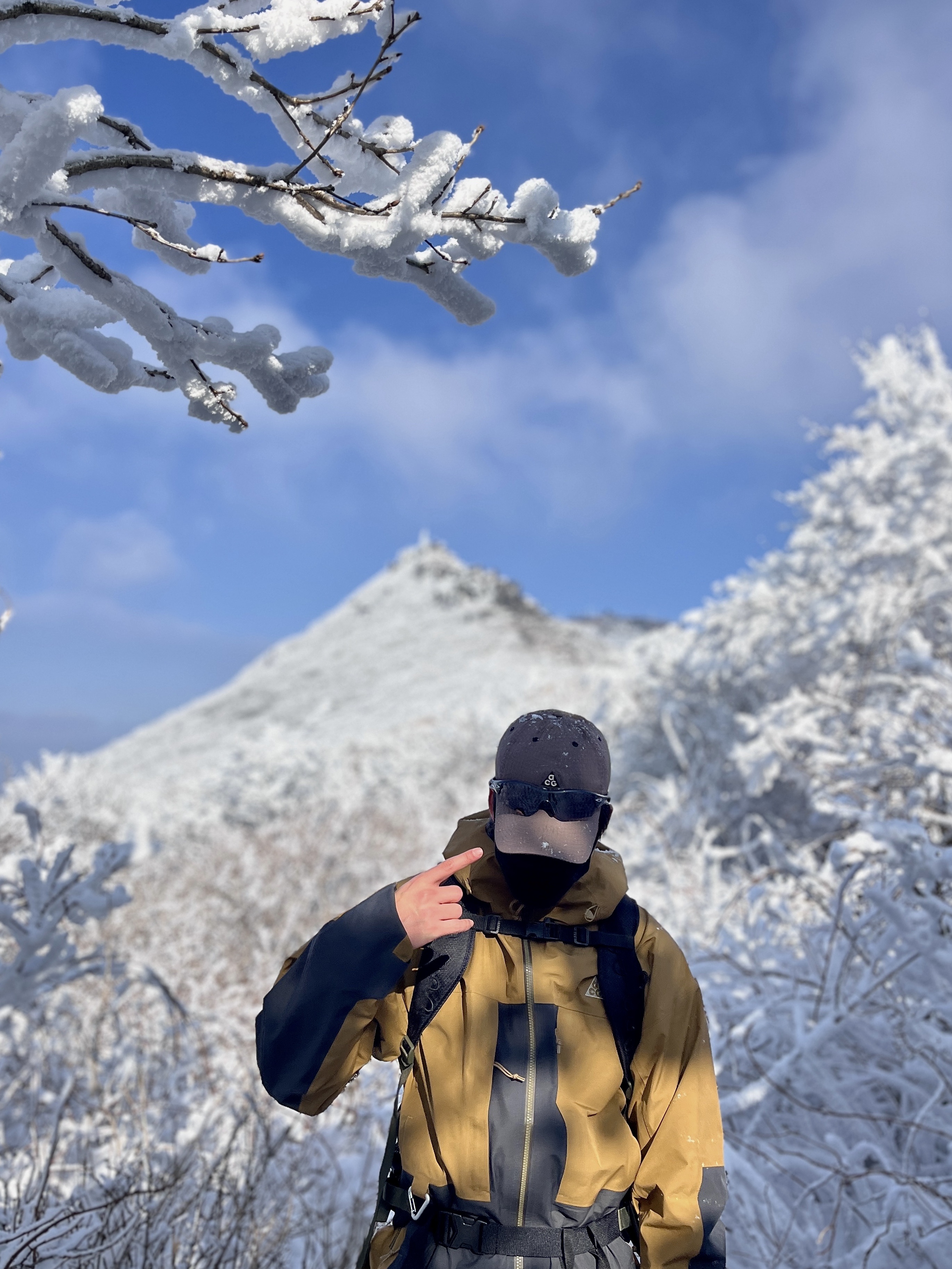 Nike ACG Heritage 86 Cap Ironstone, Nike ACG Gore-Tex Misery Ridge Jacket Golden Beige - Asia μ°©μ© μ€νμΌ - 3