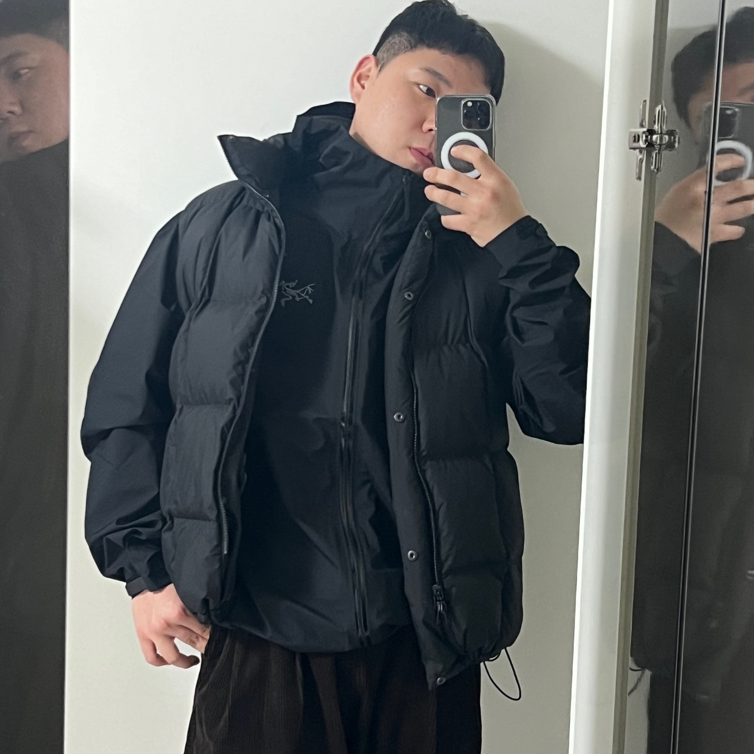 Nike ACG Smith Summit Cargo Pants Black Anthracite - Asia, Arc'teryx Beta Jacket Black 착용 스타일 - 2