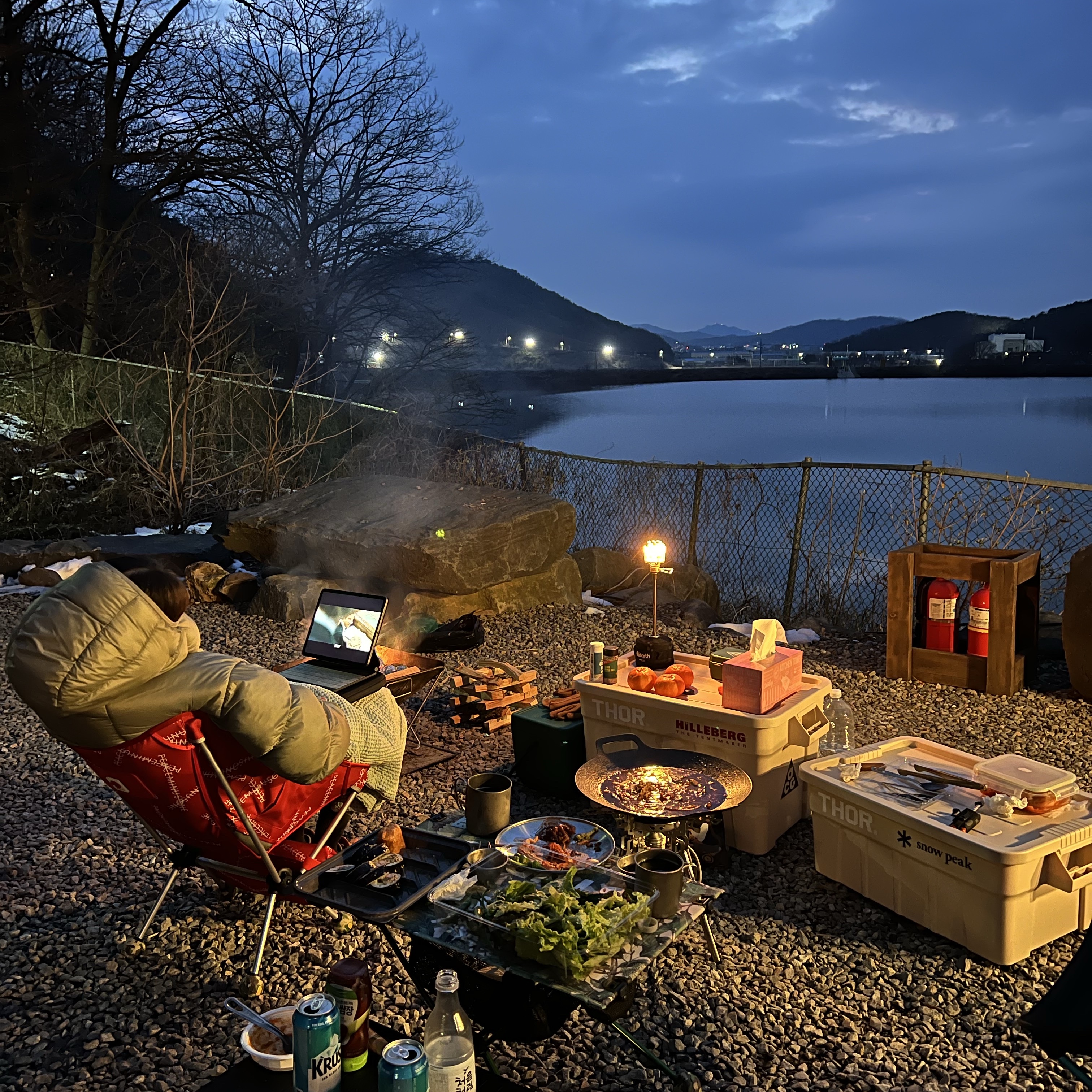 Hilleberg Staika Green, Helinox x Peaceminusone Chair One Red - Helinox Japan Exclusive 착용 스타일 - 2