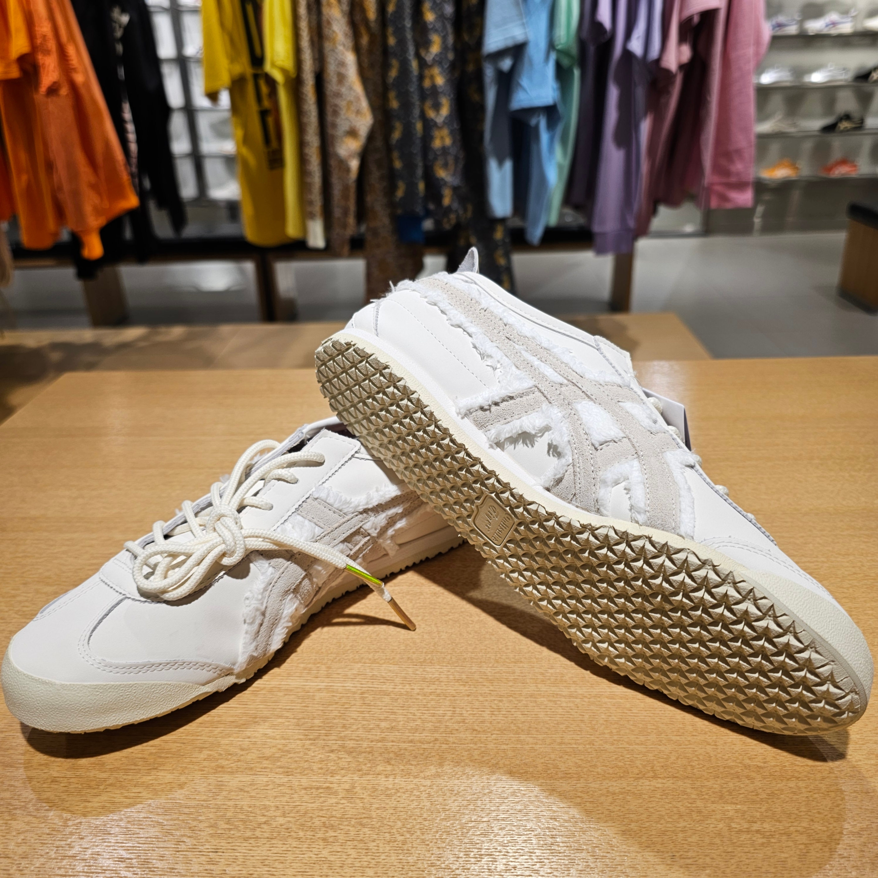 Onitsuka Tiger Mexico 66 Lunar New Year 2023 Cream Birch 착용 스타일 - 4