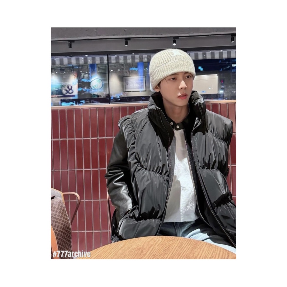 Ader Error Aren Down Vest Noir 착용 스타일 - 3