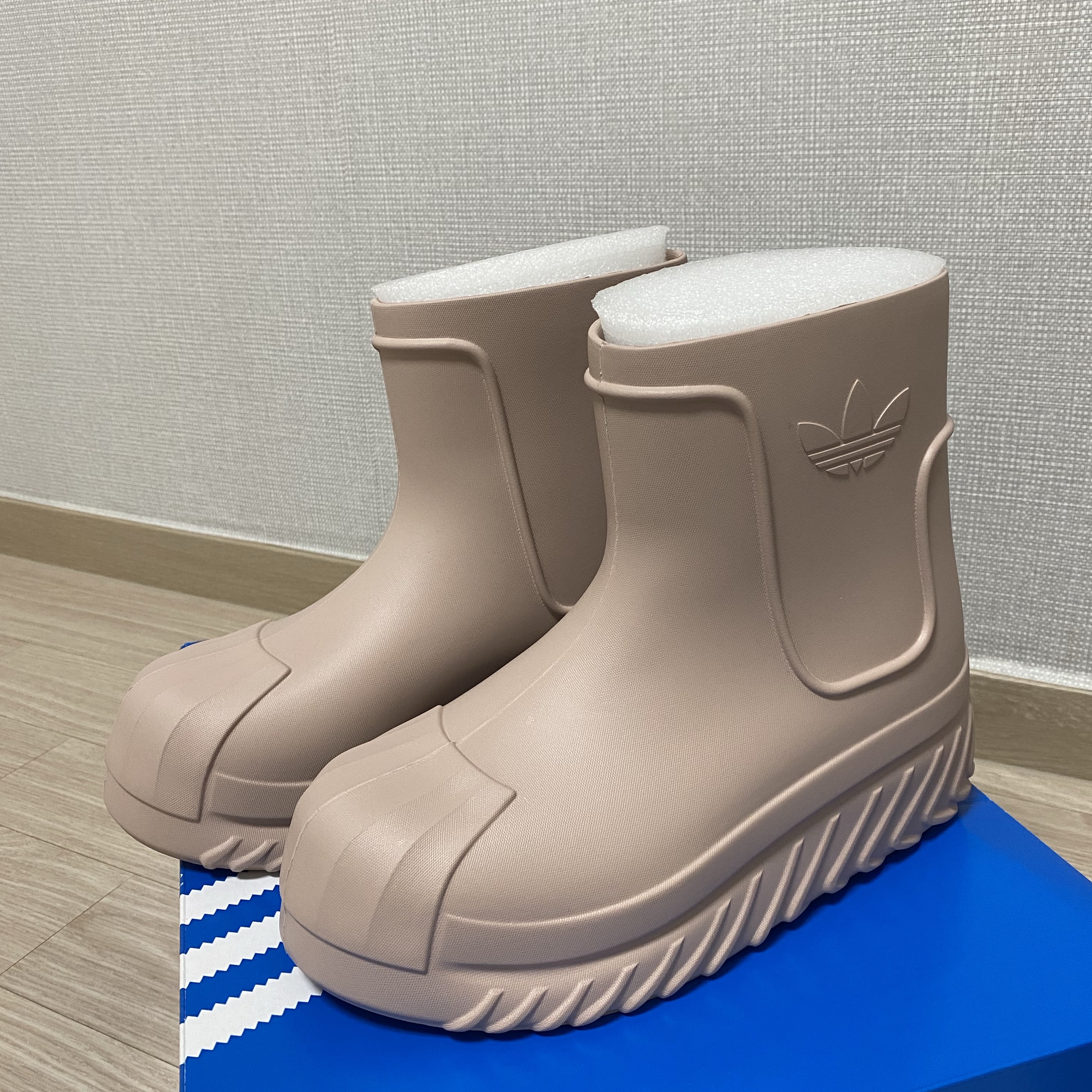(W) Adidas Adifom Superstar Boot Wonder Taupe 착용 스타일