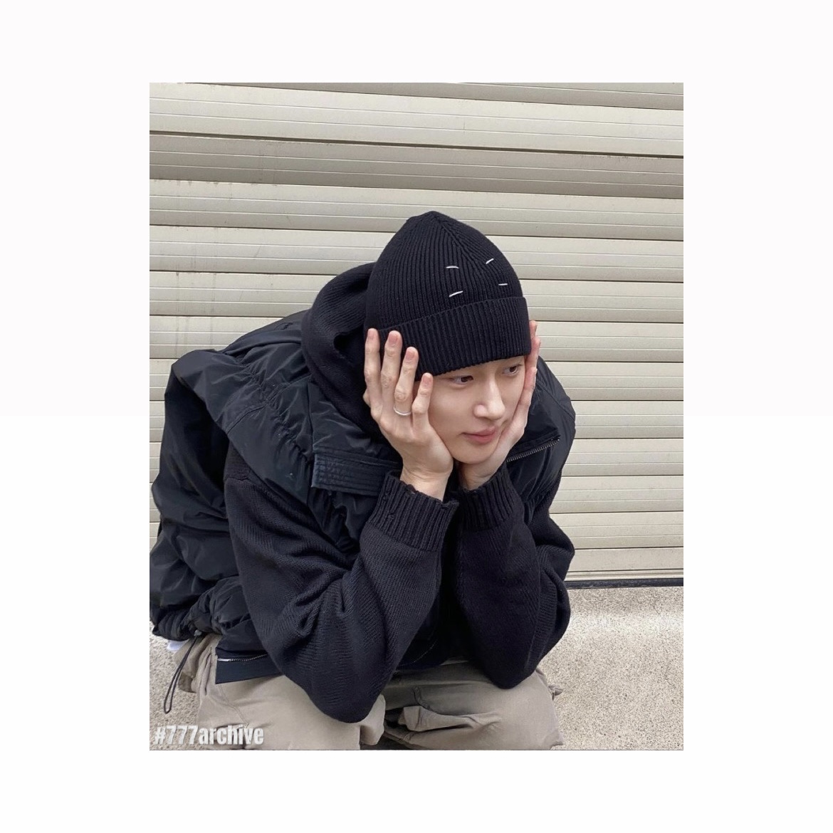 Maison Margiela Four Stitches Beanie Navy, Ader Error Aren Down Vest Noir 착용 스타일 - 4