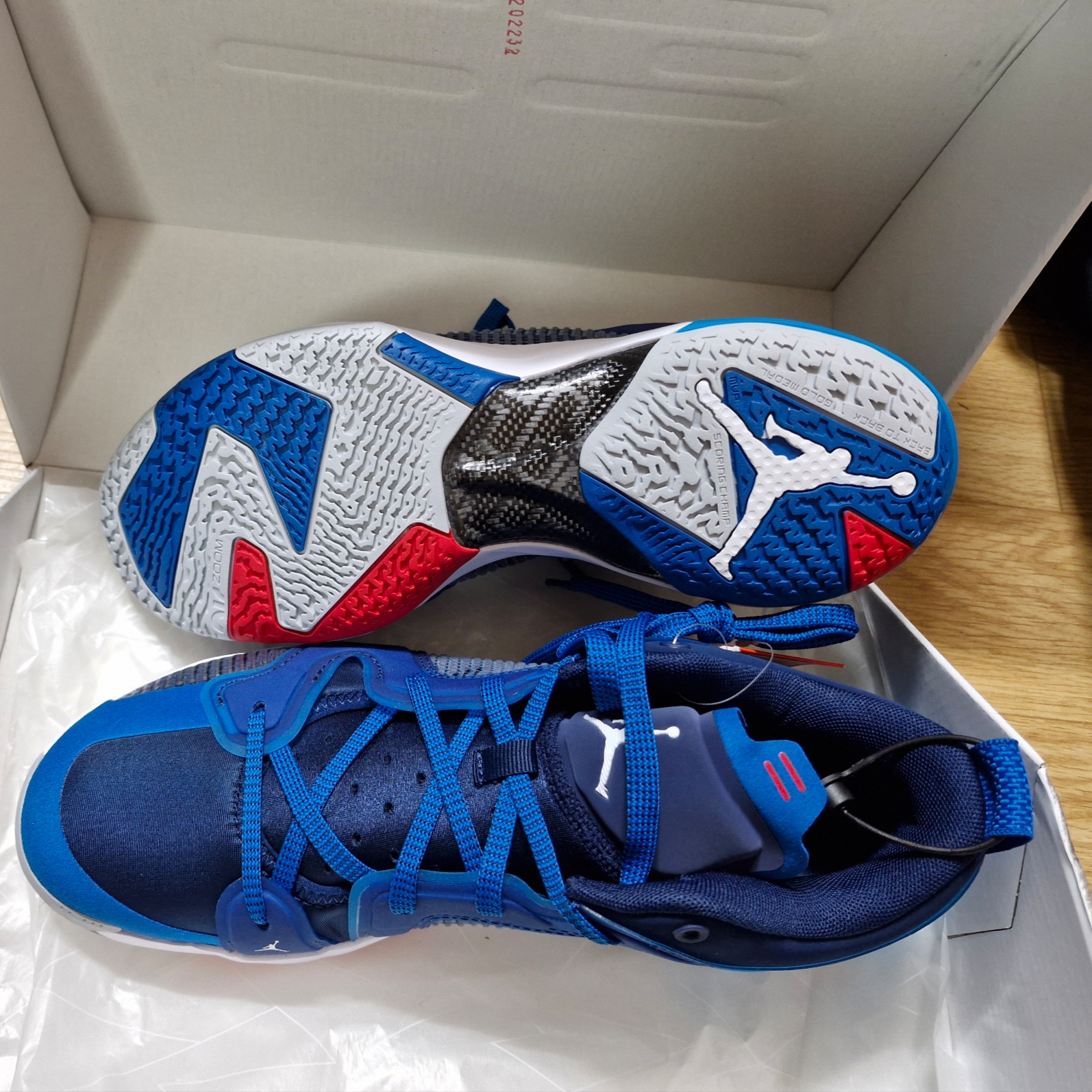 Jordan XXXVII PF Low Military Blue 착용 스타일