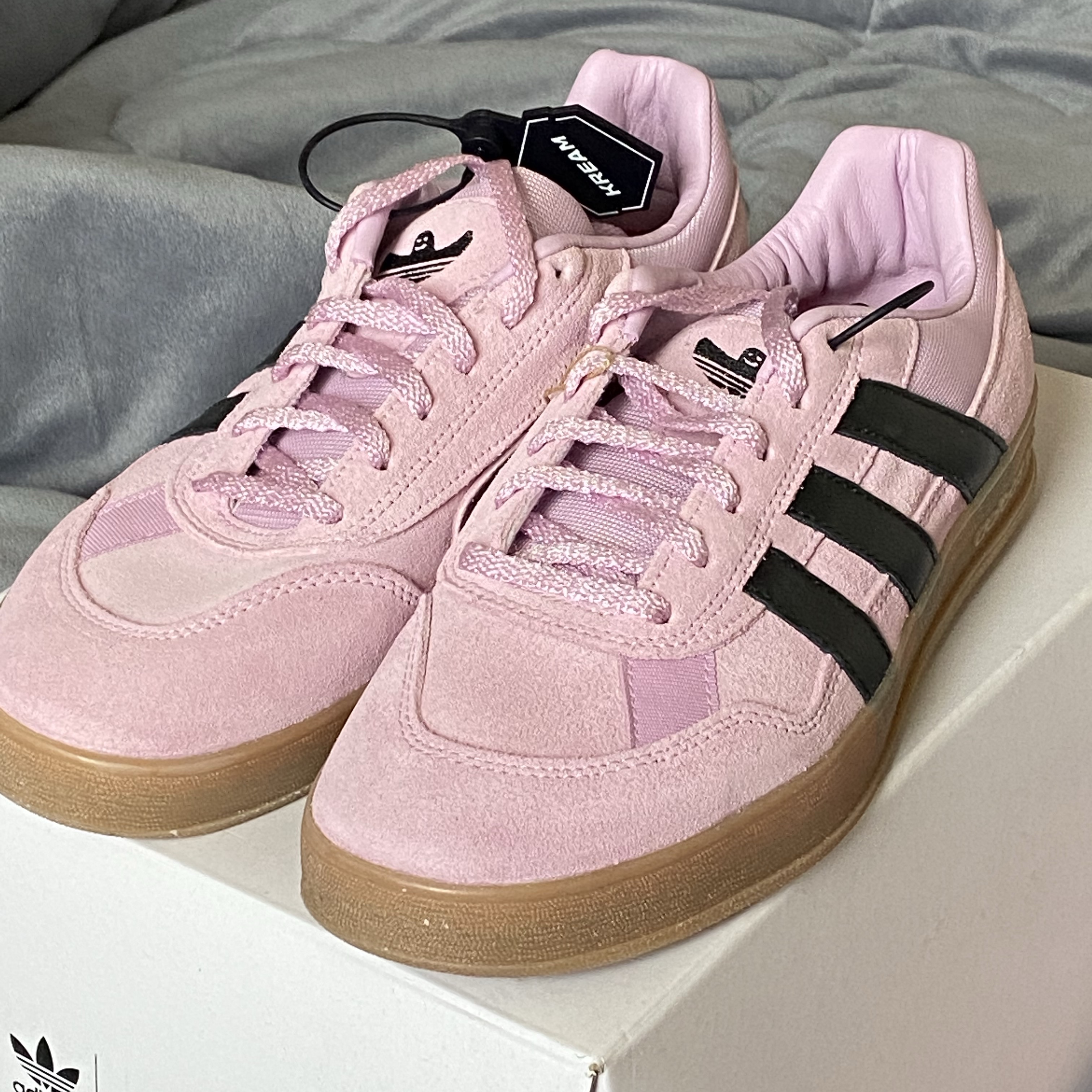 Adidas x Mark Gonzales Aloha Super Light Orchid Core Black 착용 스타일