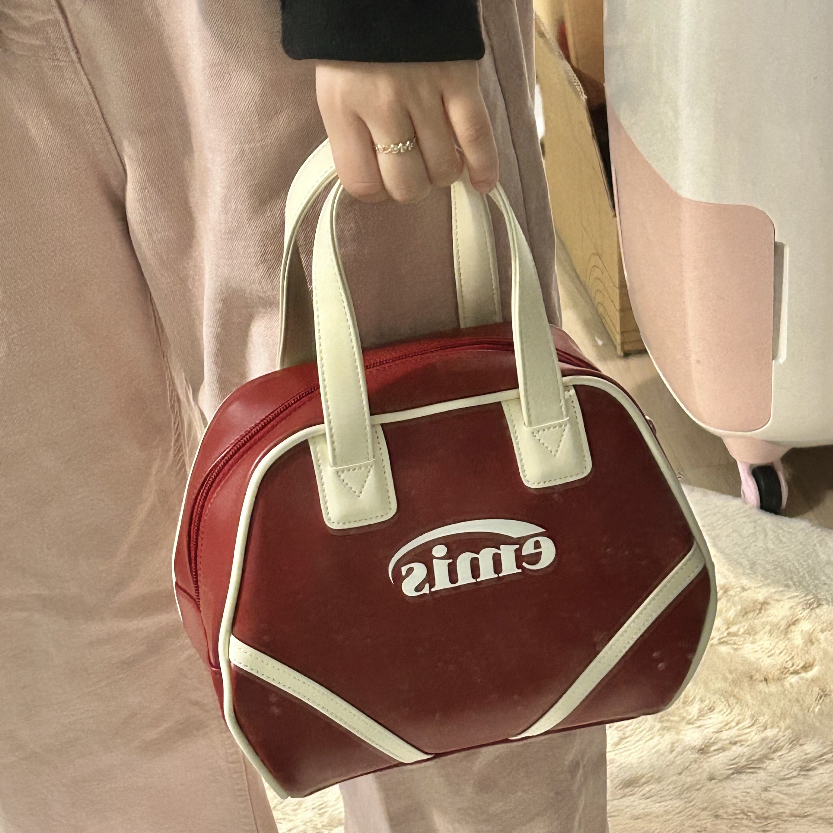 Emis Vintage Tote Bag Burgundy 착용 스타일 - 2