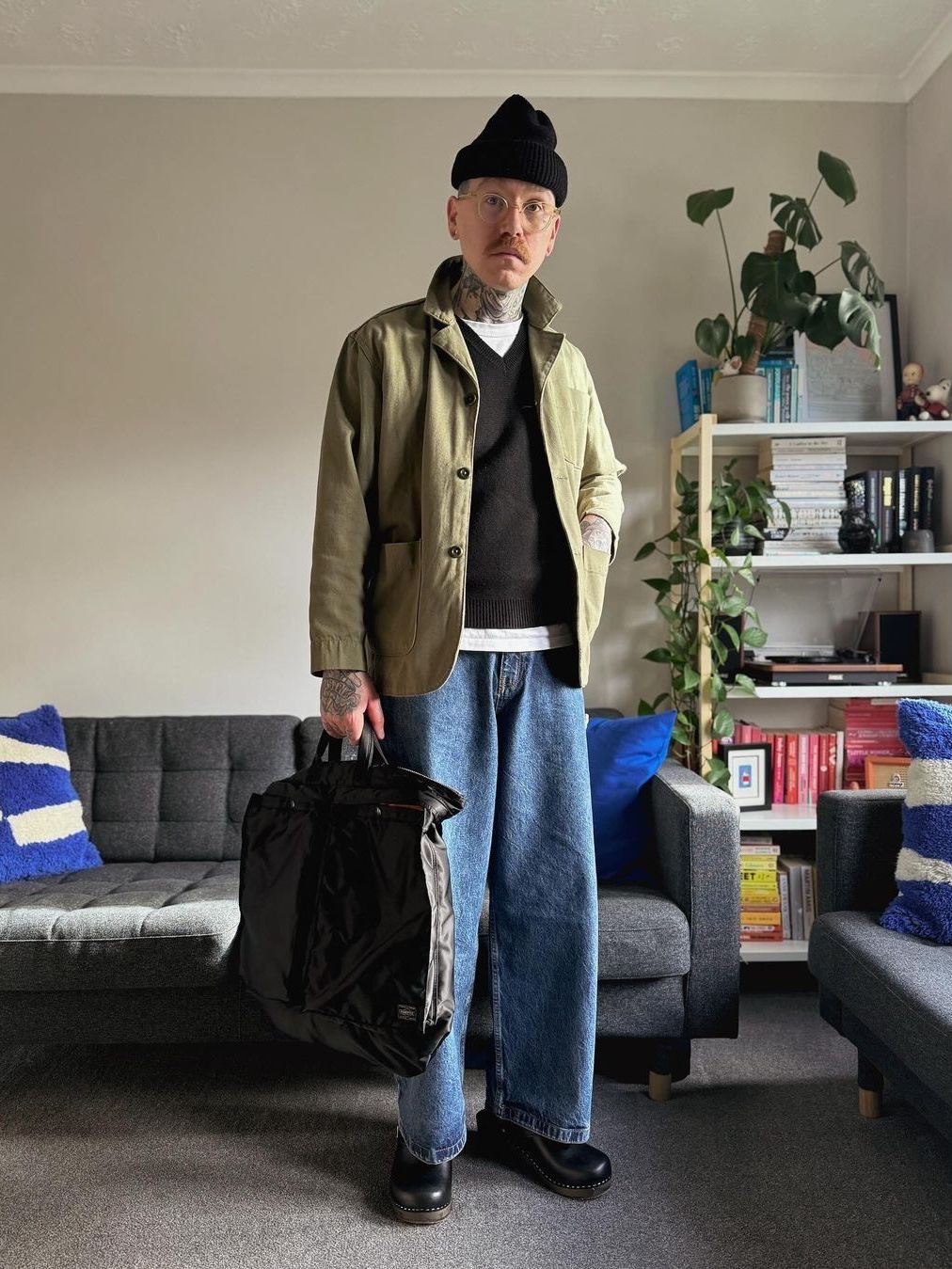 Porter Tanker 2Way Briefcase Black, Porter Tanker Backpack Sage Green 착용 스타일 - 3