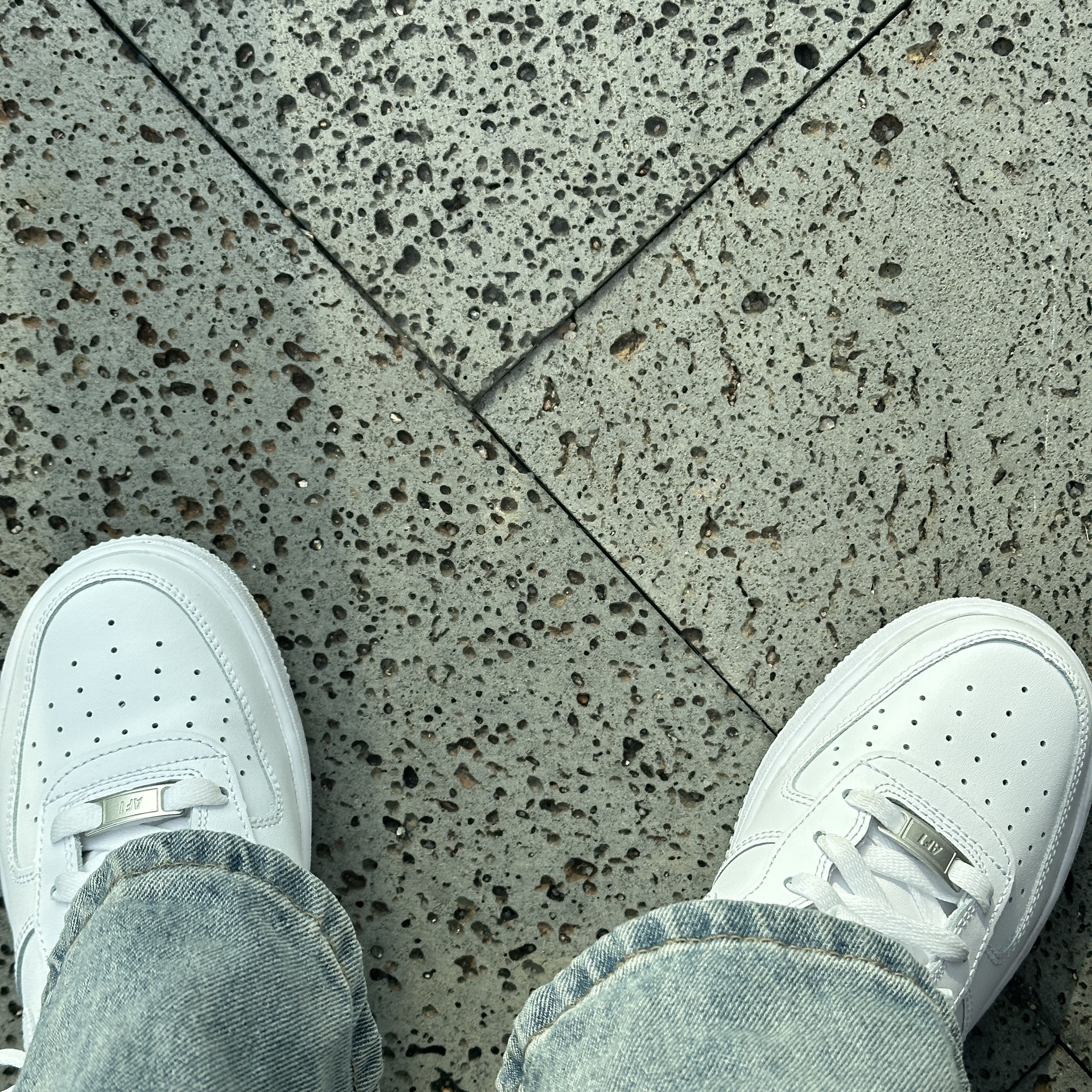 (GS) Nike Air Force 1 LE White 착용 스타일 - 2