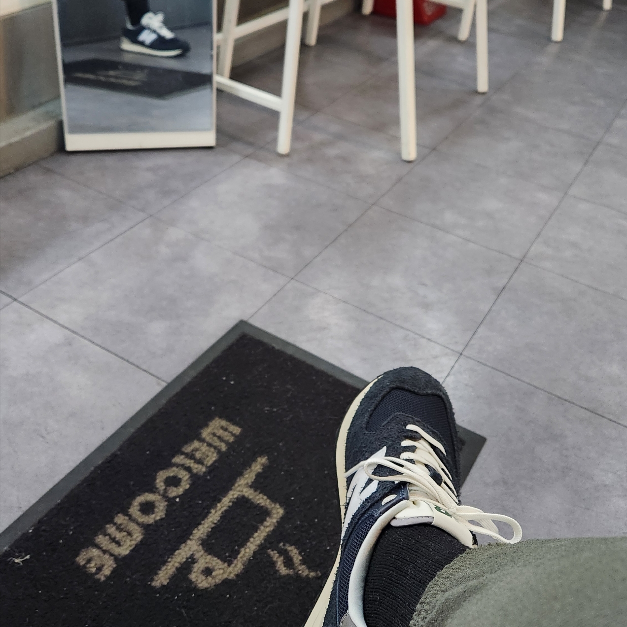 New Balance 574 Heritage Navy 착용 스타일