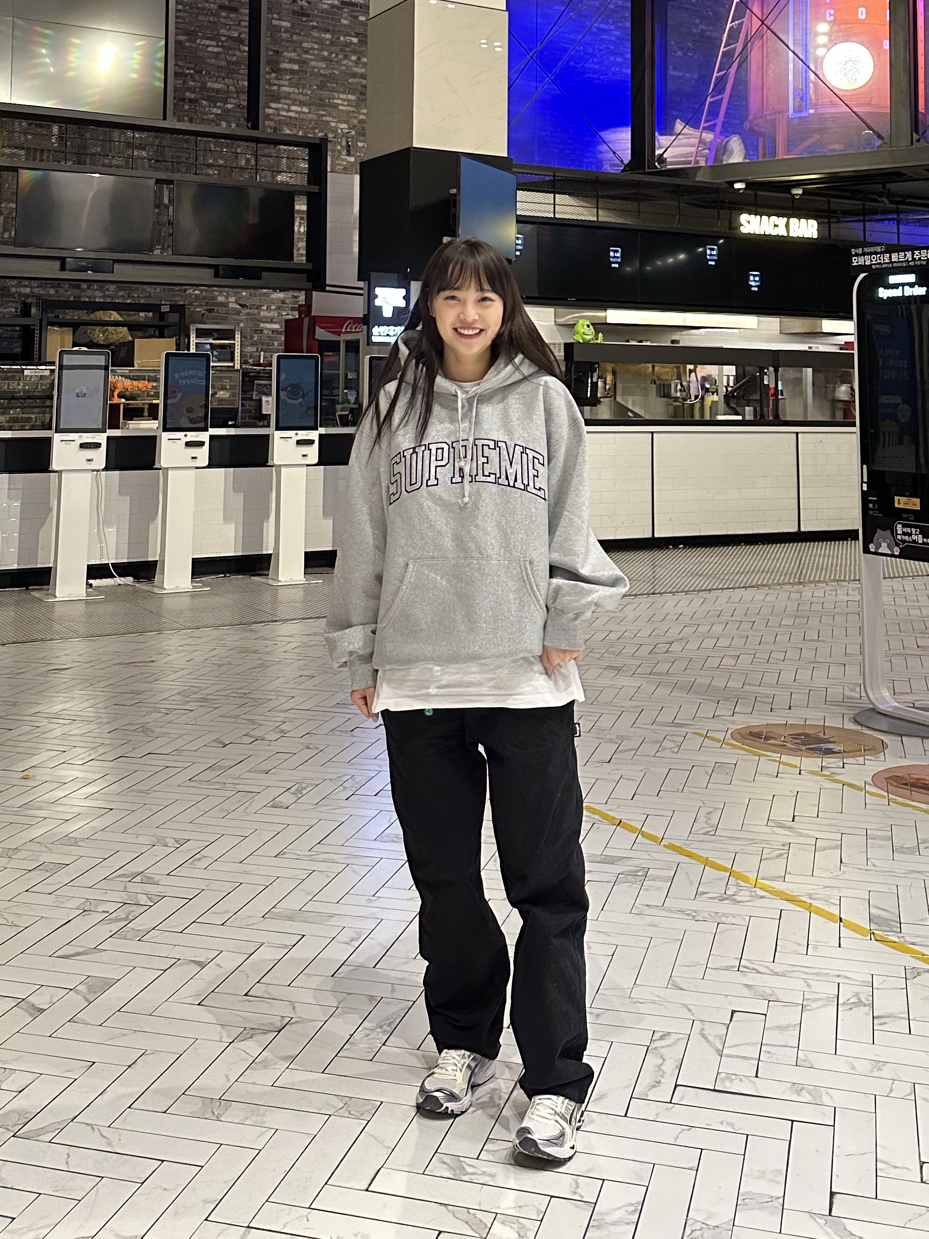 (W) Asics Gel-Kayano 14 White Midnight, Supreme Glitter Arc Hooded Sweatshirt Heather Grey - 23SS 착용 스타일 - 4