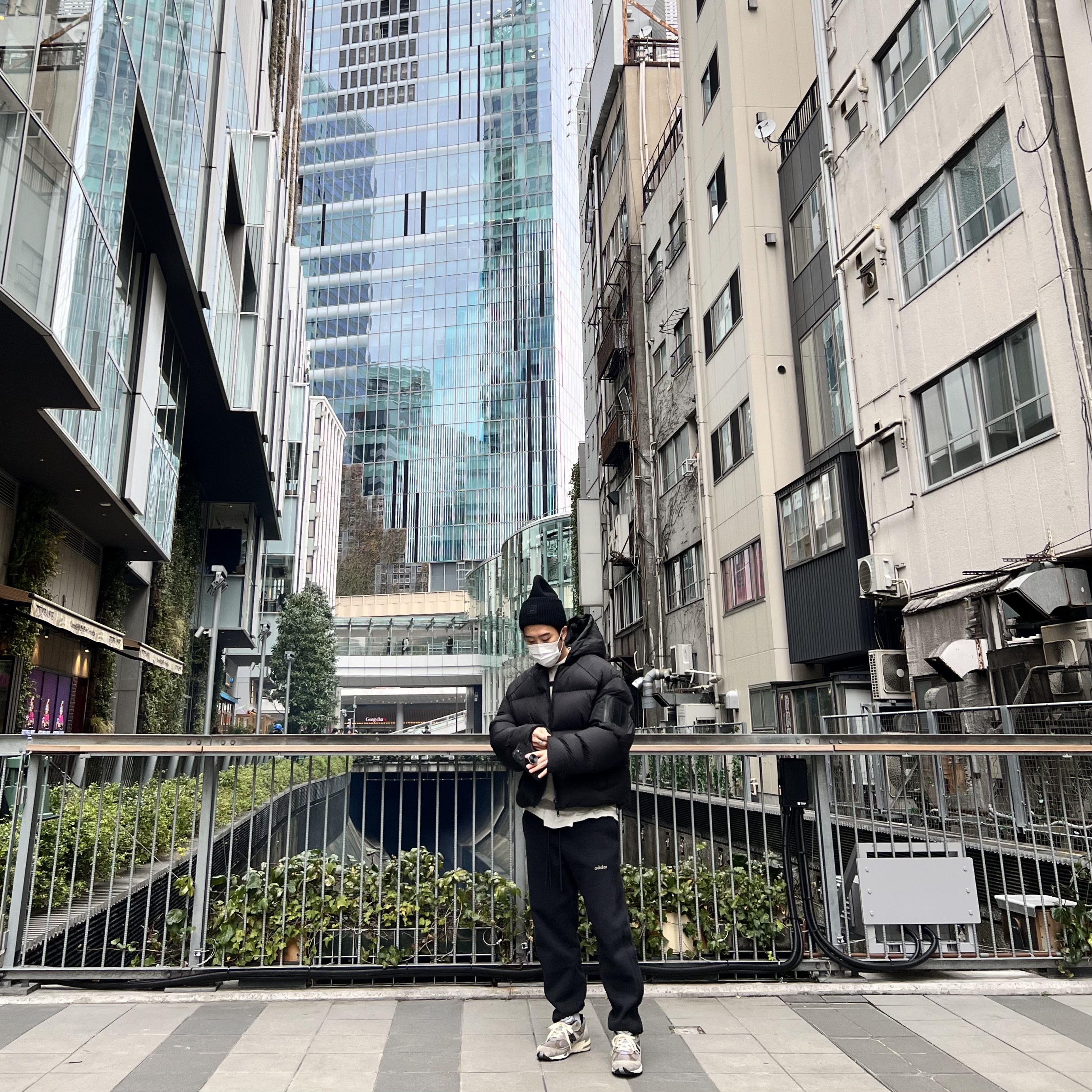 New Balance x JJJJound 991 Made in UK Grey, Adidas x Fear of God Athletics Heavy Fleece Sweatpants Black - US Sizing 착용 스타일
