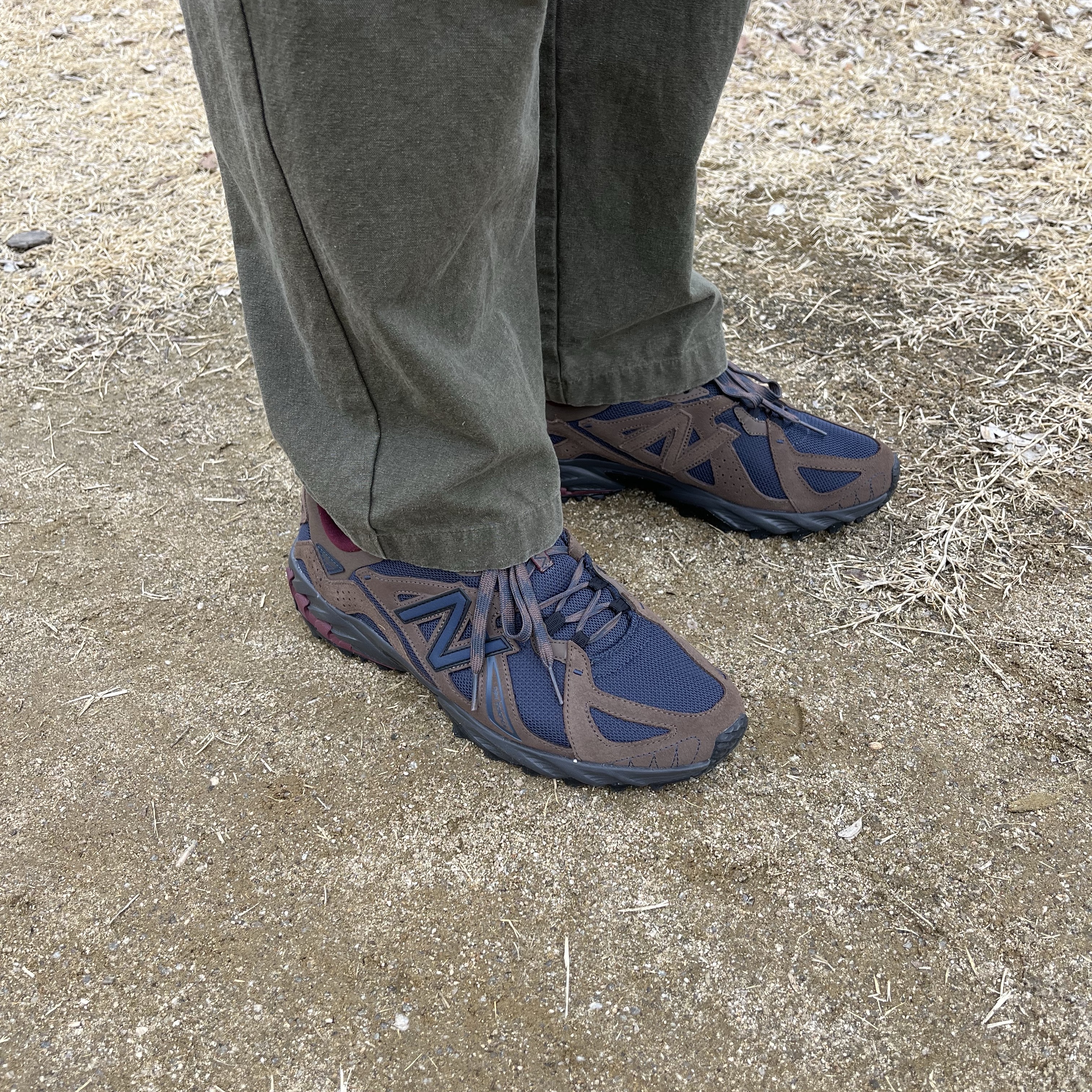 New Balance ML610T Dark Mushroom - D Standard 착용 스타일 - 1