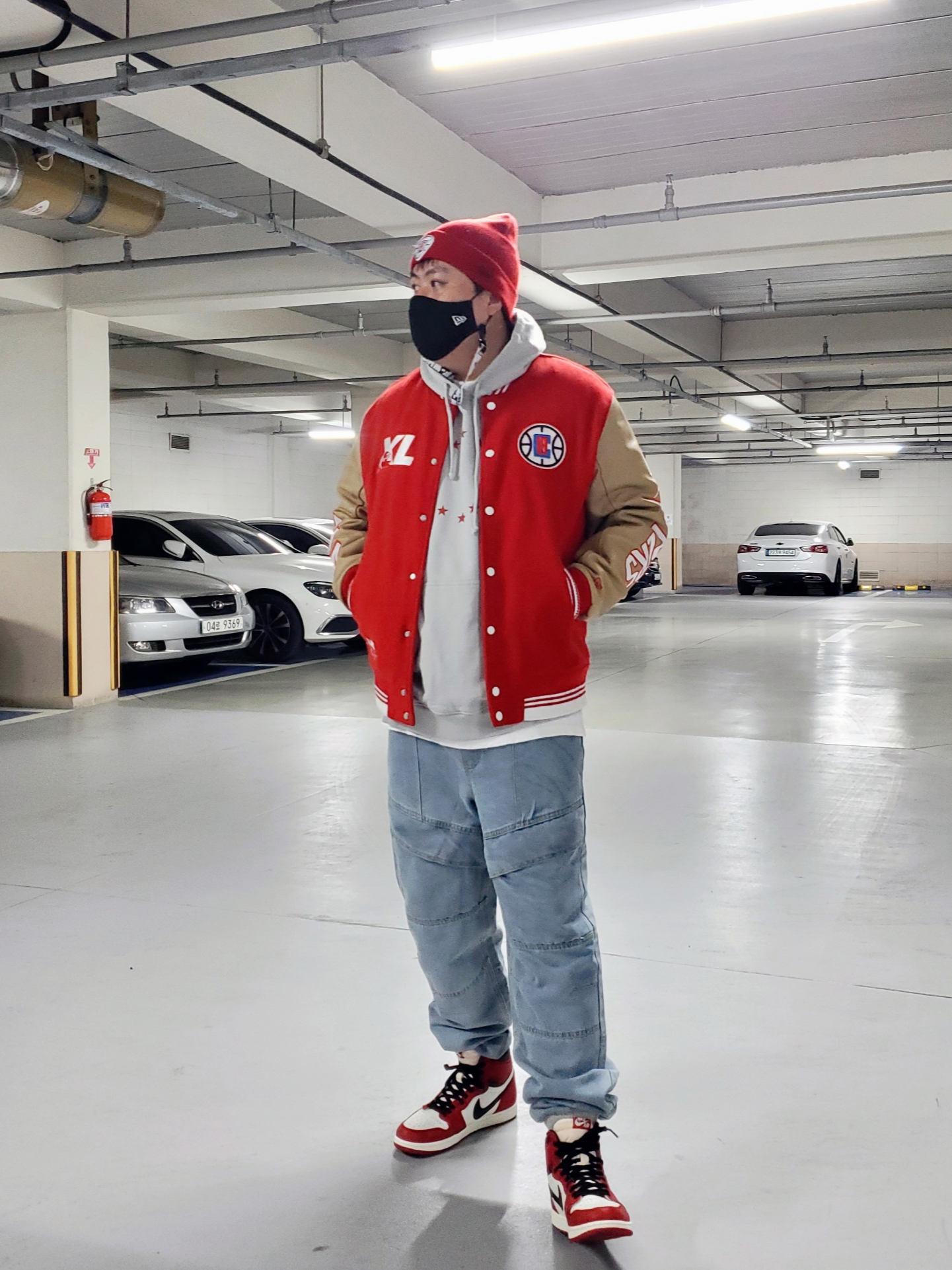 Jordan 1 Retro High OG Chicago 2022, [KREAM 단독] ADSB Andersson Bell Robyn Varsity Jacket Red 착용 스타일 - 1