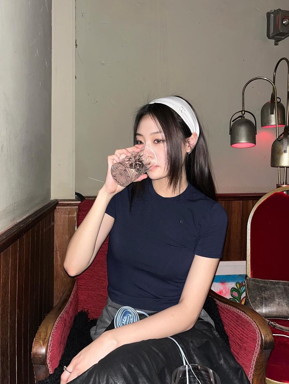 STUDIOTABLE Soft Wool Simbol Top Black, STUDIOTABLE Soft Wool Simbol Top Pink 착용 스타일