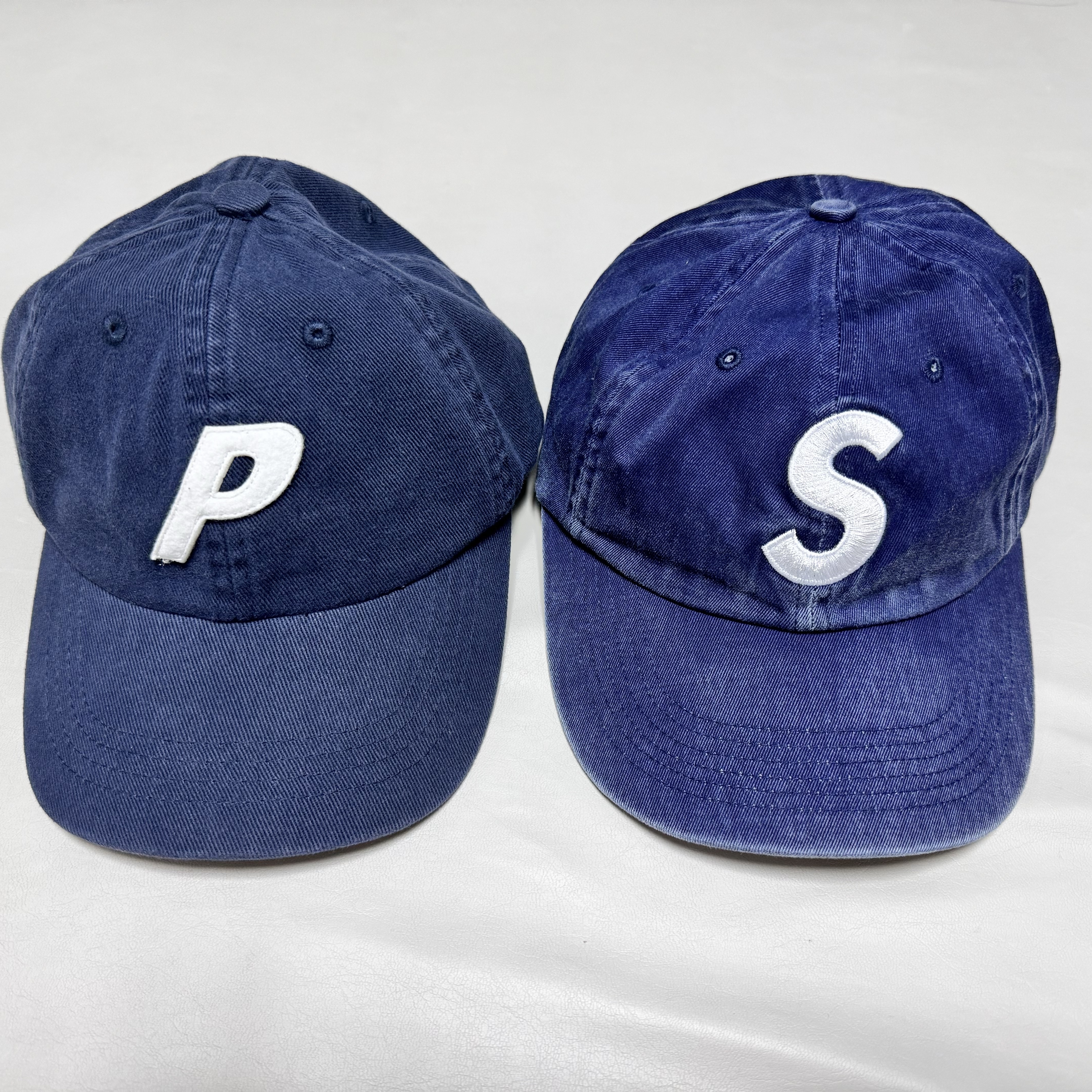 Supreme Pigment Print S Logo 6-Panel Indigo - 22FW, Palace Washed Twill P 6-Panel Navy - 22SS 착용 스타일