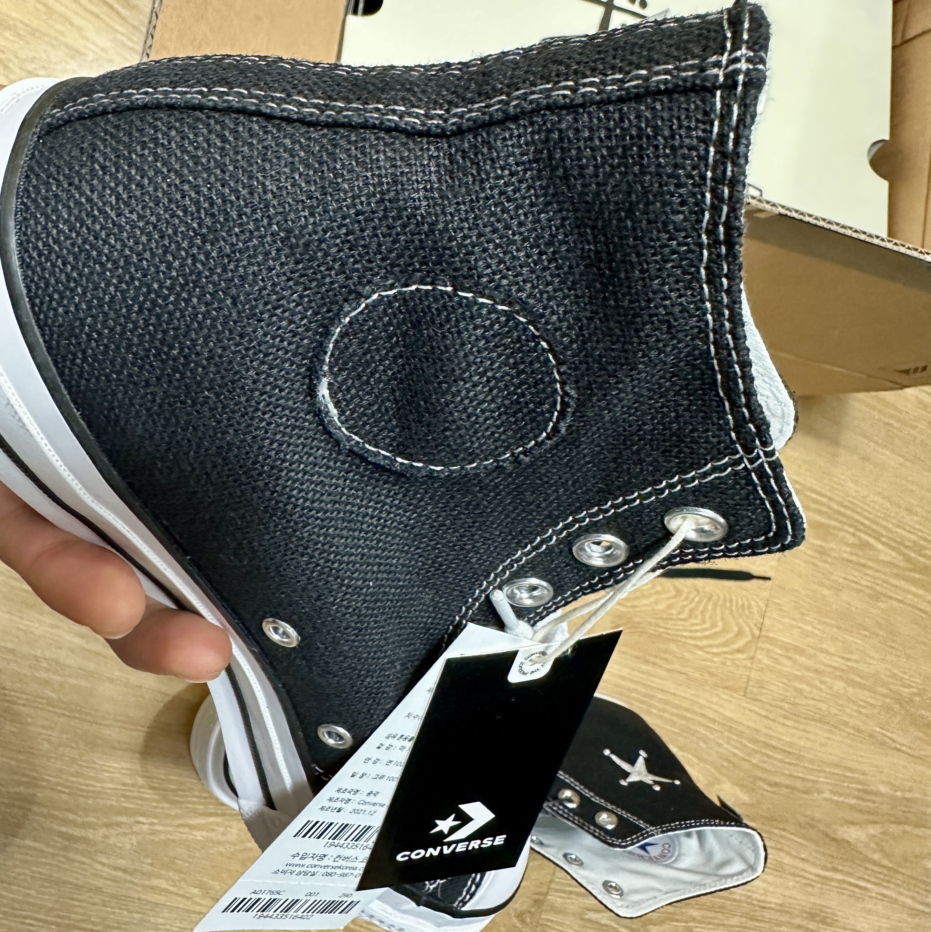 Converse x Stussy Chuck 70 High Black 착용 스타일 - 2