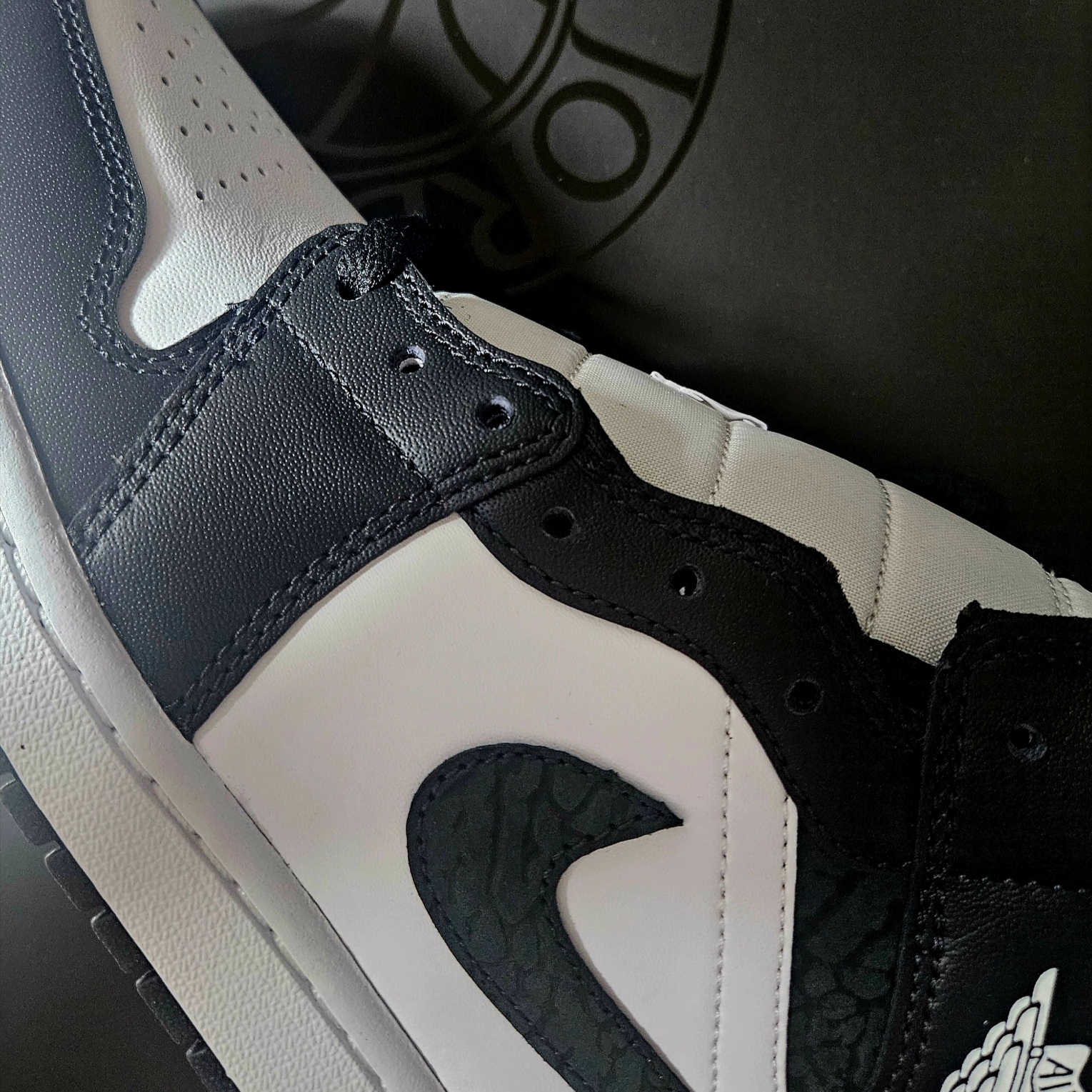 Jordan 1 Mid SE Off Noir Black White 착용 스타일