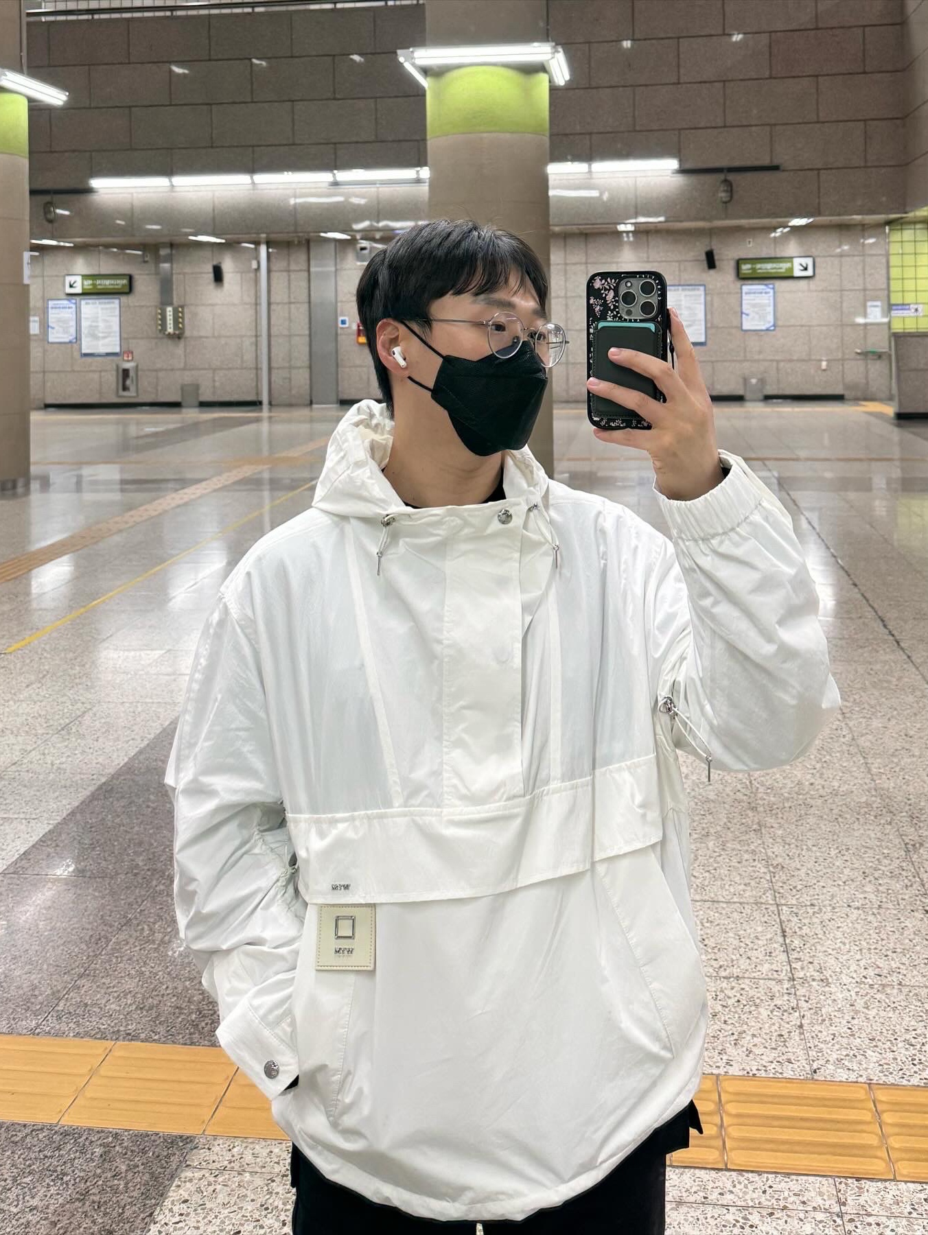Wooyoungmi Long Straight Denim Pants Black -23FW, Jordan 1 x Travis Scott Retro Low OG SP Black Phantom 착용 스타일 - 3