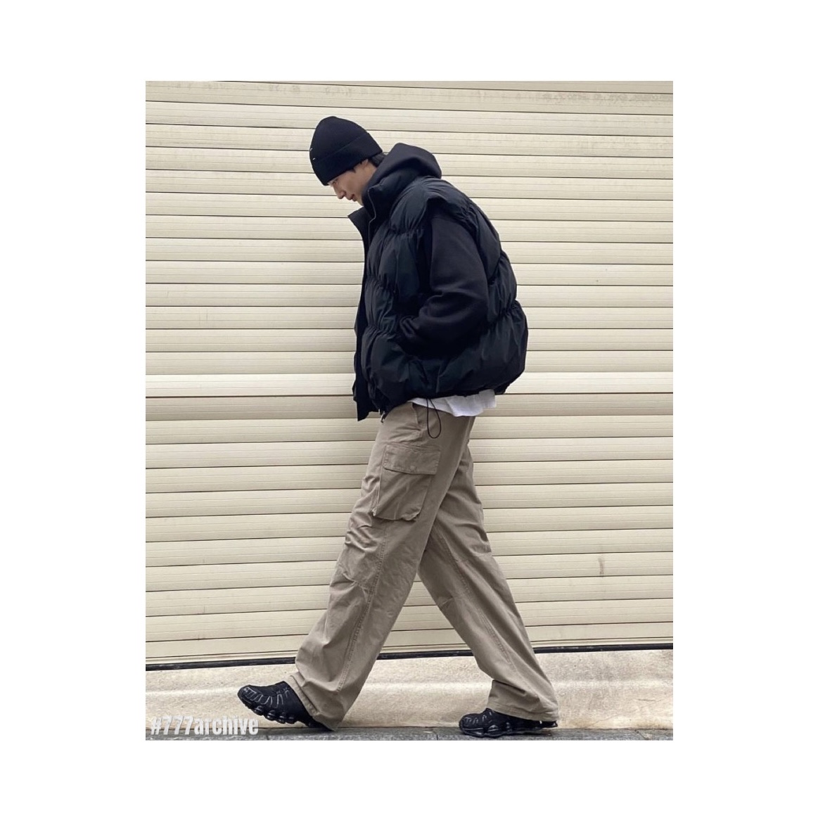 Maison Margiela Four Stitches Beanie Navy, Ader Error Aren Down Vest Noir 착용 스타일 - 1