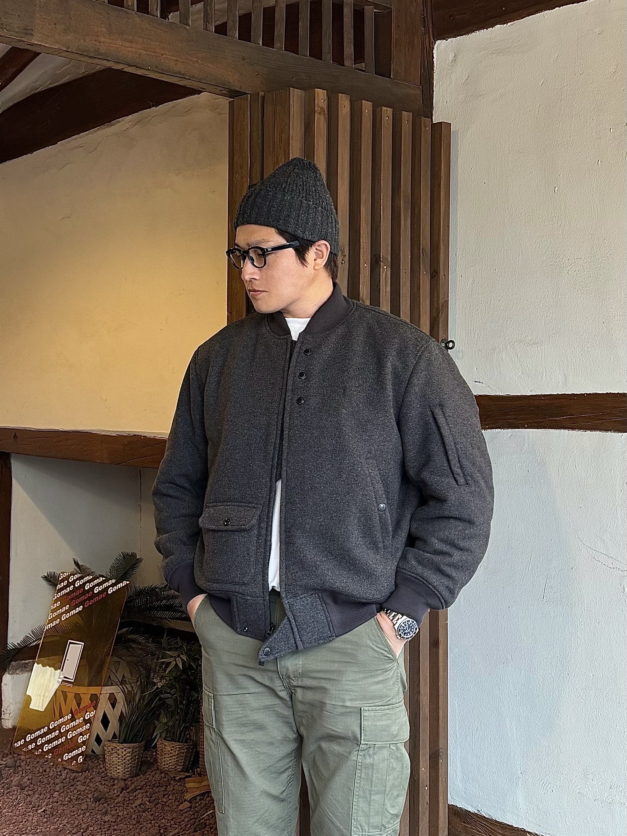 Uniqlo x Engineered Garments Pufftech Short Blouson Dark Gray, Vans Vault OG Authentic LX Black 착용 스타일 - 1