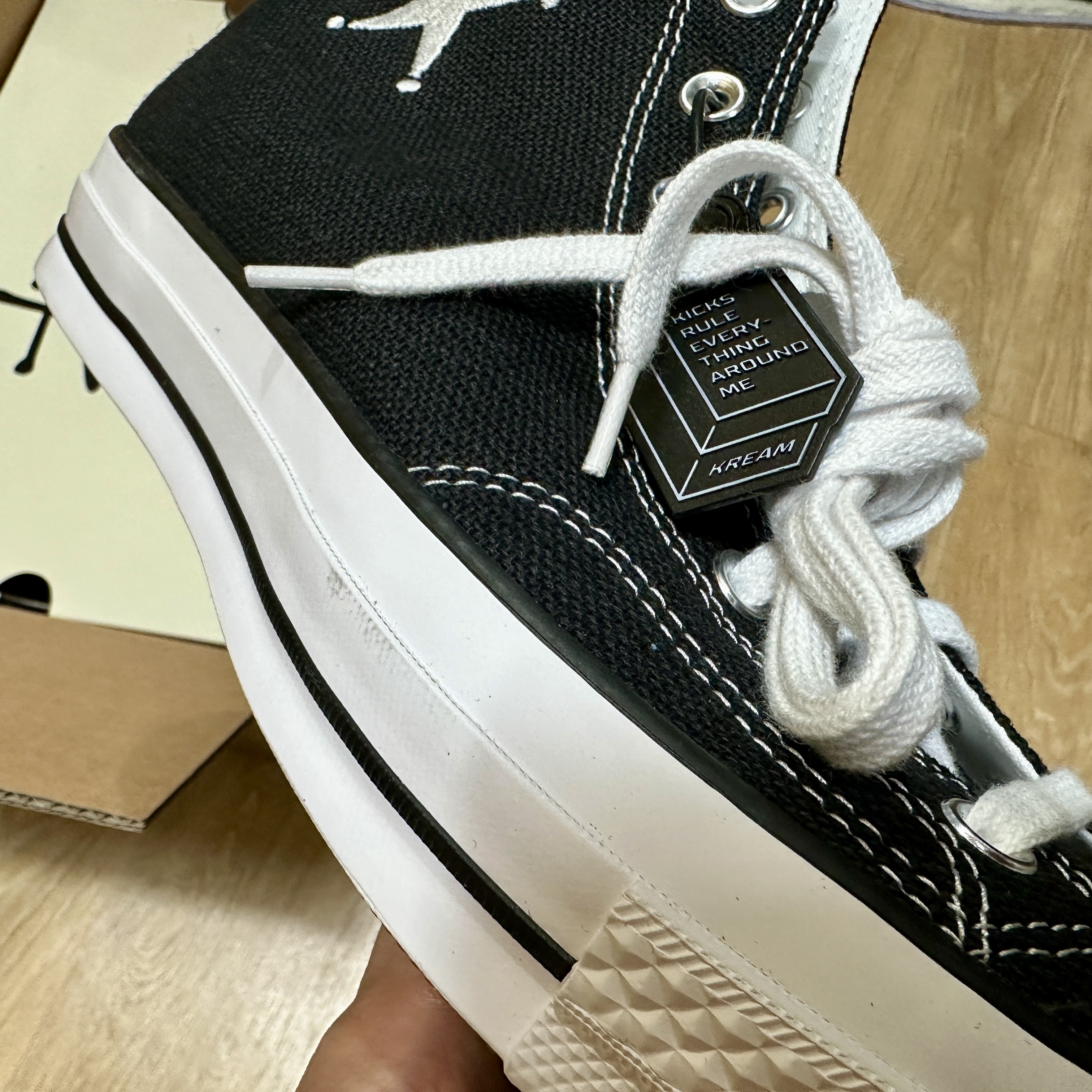Converse x Stussy Chuck 70 High Black 착용 스타일 - 3