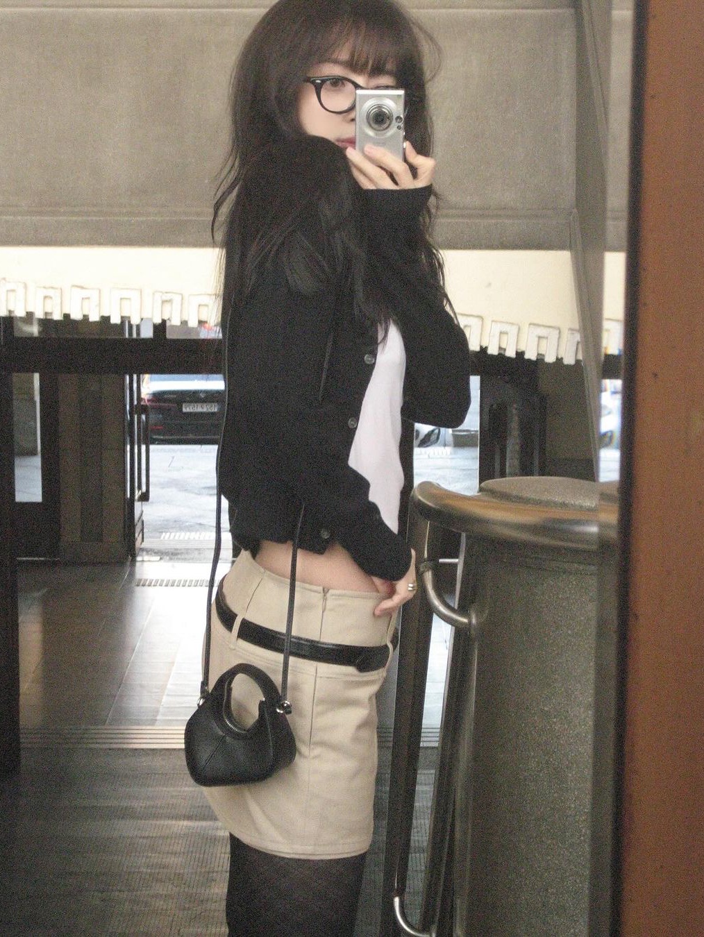 STUDIOTABLE Crepe Mini Bag Black, STUDIOTABLE Crepe Mini Bag Silver 착용 스타일