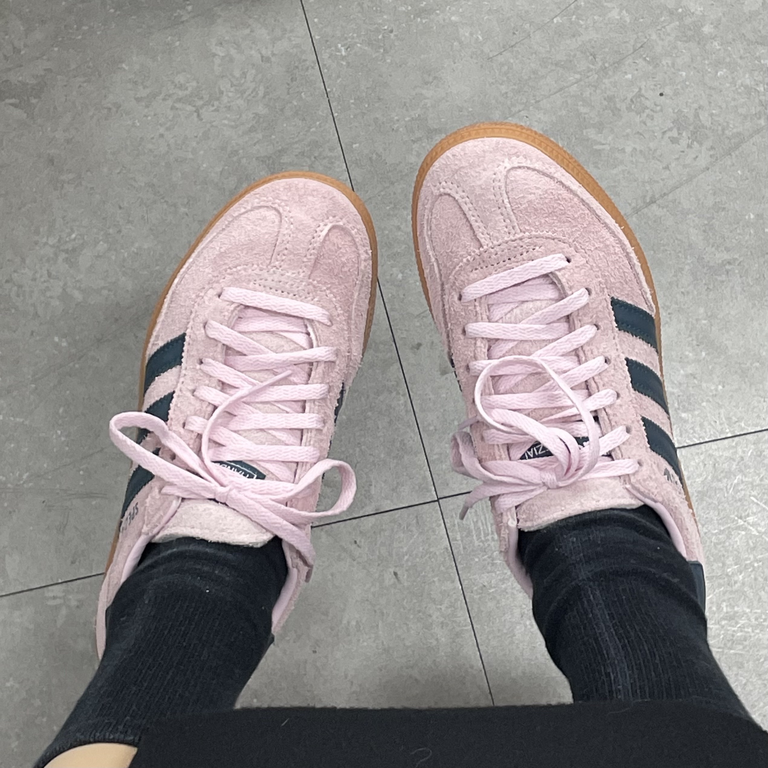 (W) Adidas Spezial Handball Clear Pink 착용 스타일