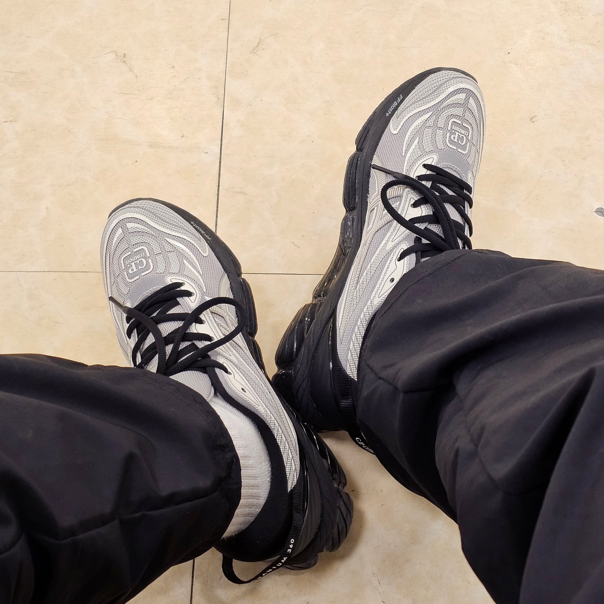 Asics x C.P. Company Gel-Quantum 360 VIII Cement Grey 착용 스타일