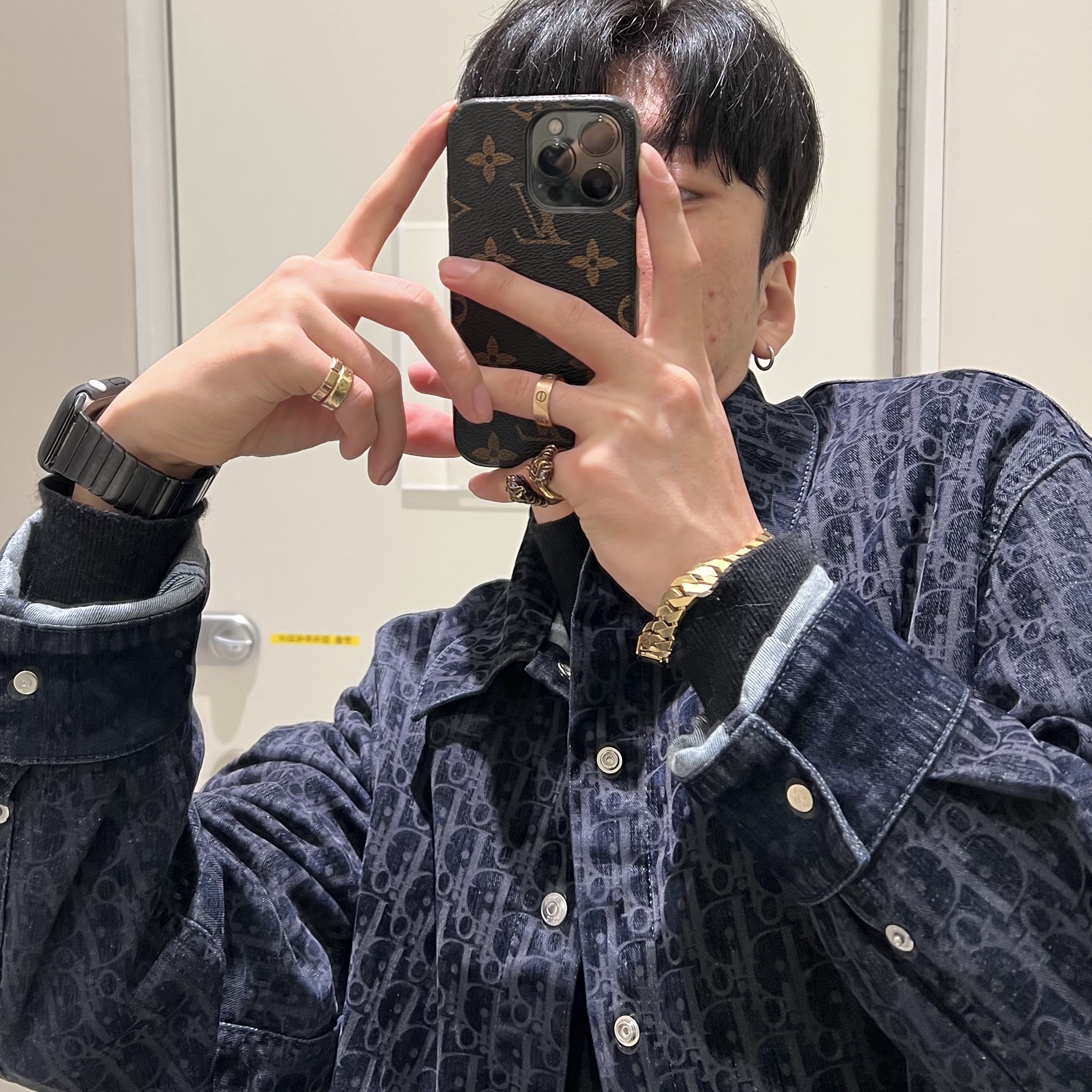 Dior Oblique Cotton Blend Twill Overshirt Blue, Cartier Love Ring Rose Gold 착용 스타일