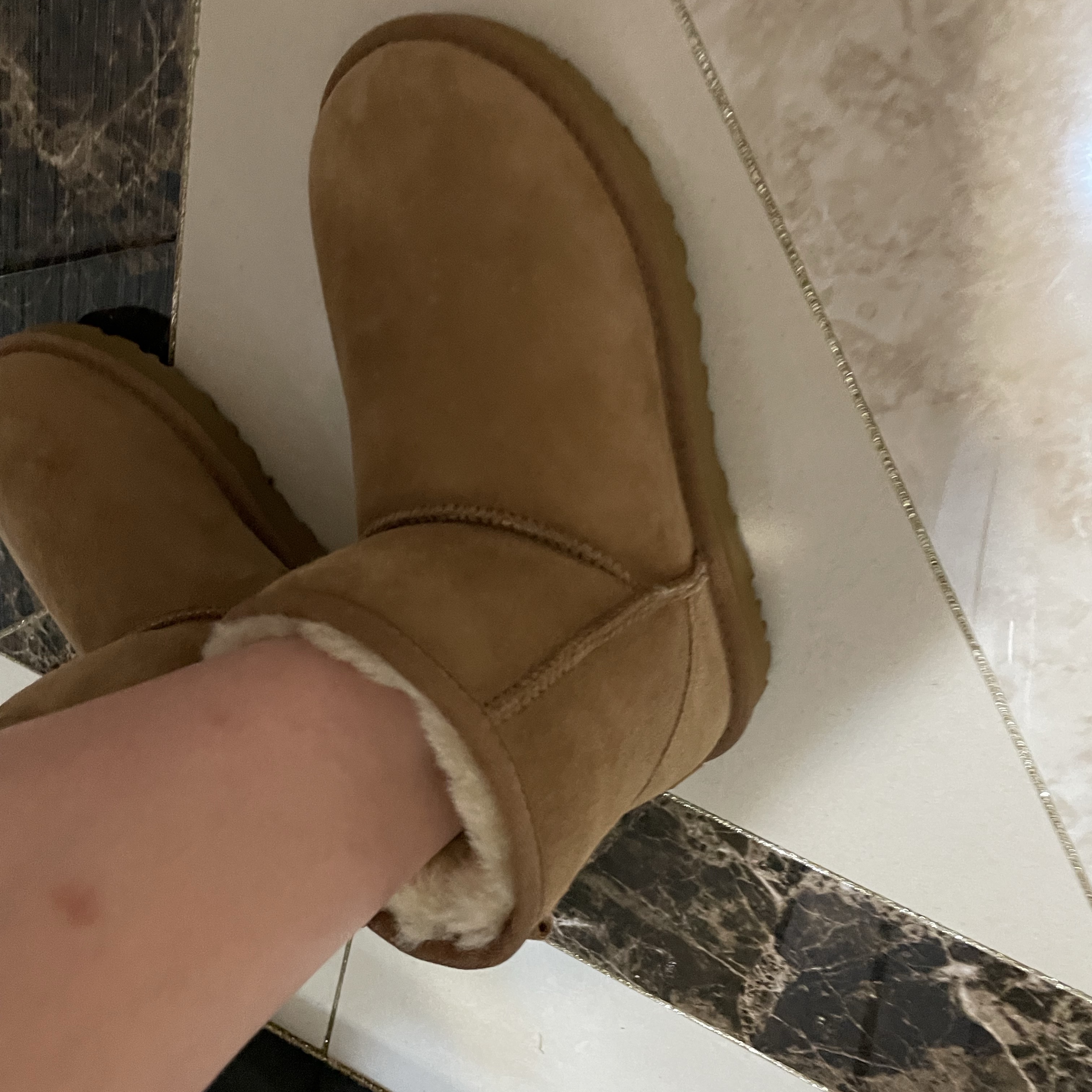 (W) UGG Classic Mini II Boots Chestnut 착용 스타일 - 3