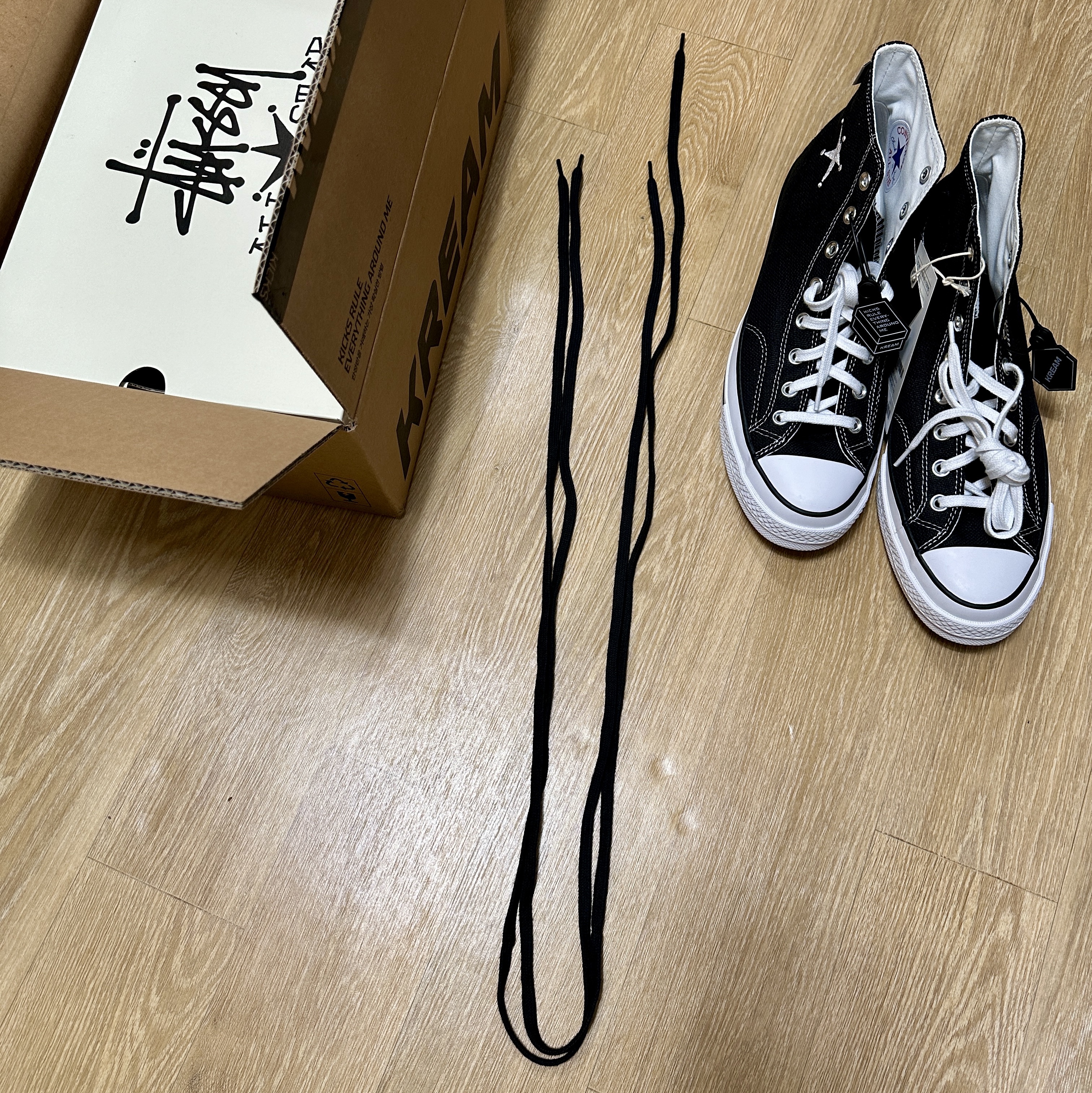 Converse x Stussy Chuck 70 High Black 착용 스타일 - 1