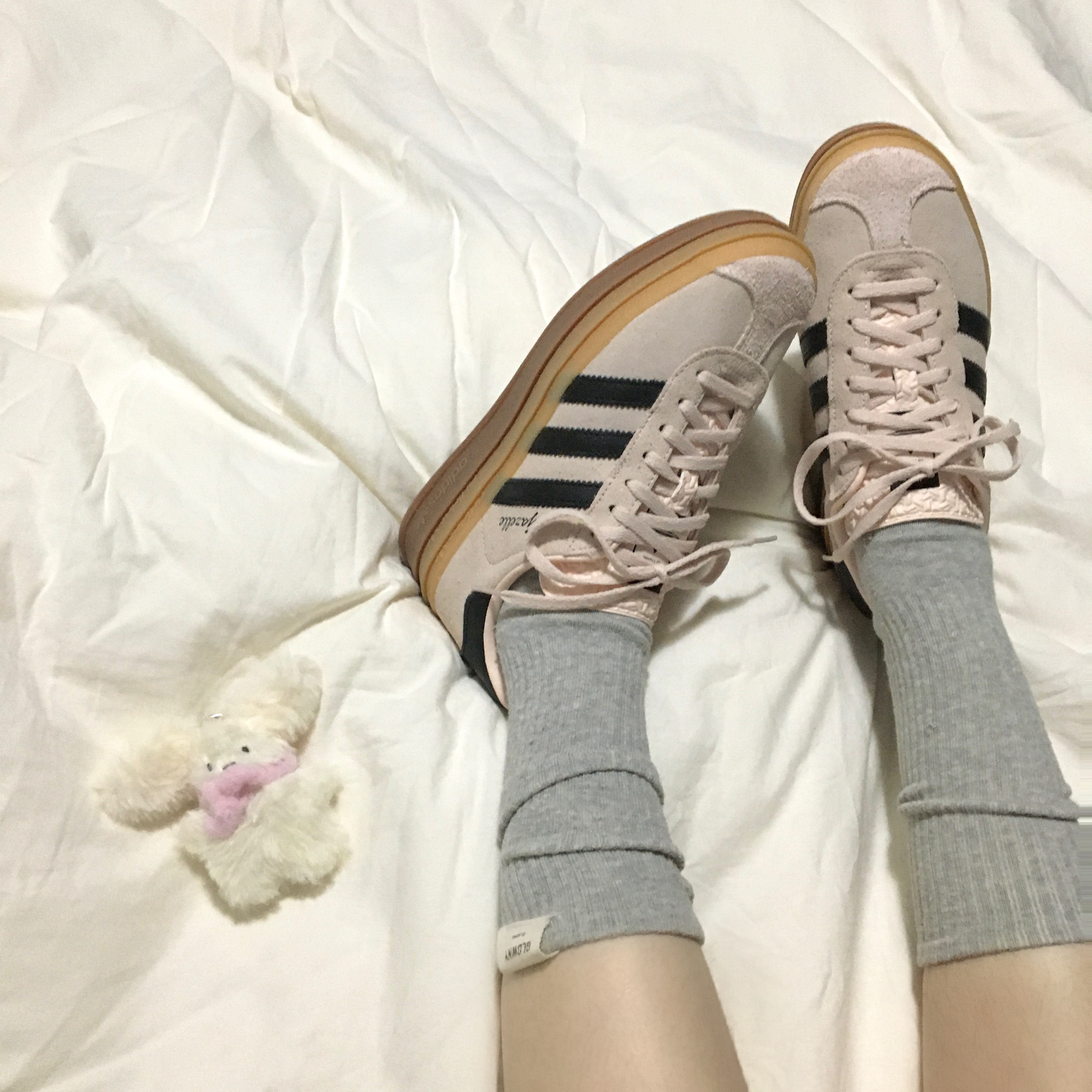 (W) Adidas Gazelle Bold Wonder Quartz Core Black 착용 스타일 - 1