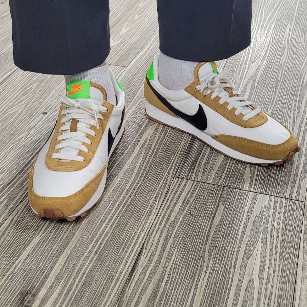 (W) Nike Daybreak Wheat 착용 스타일