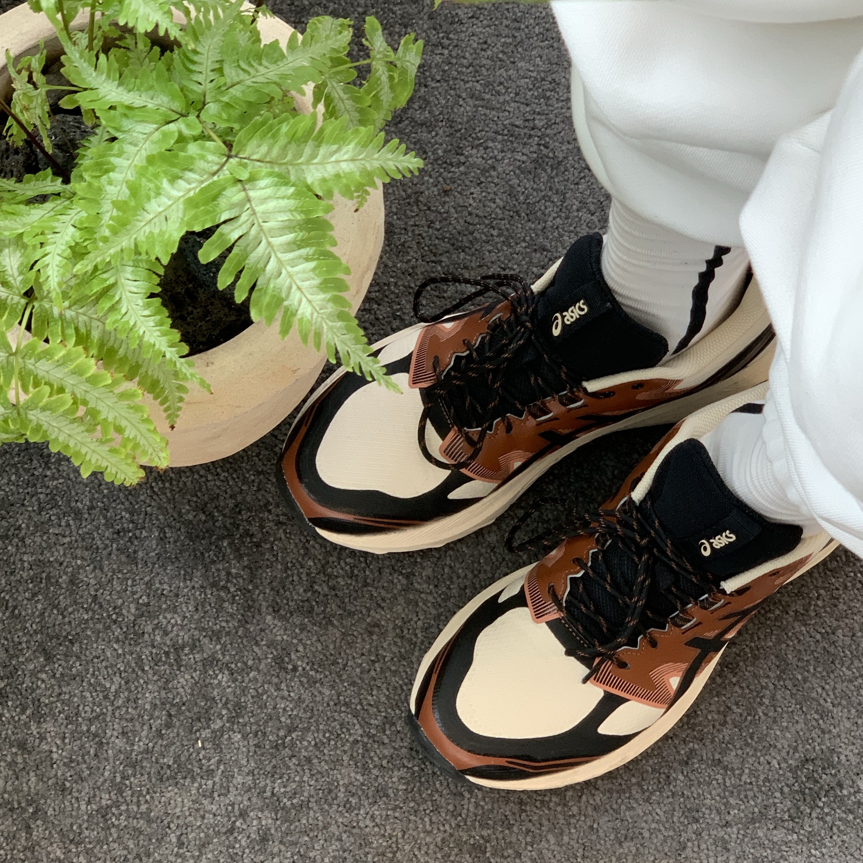 Asics Gel-Terrain Vanilla Black 착용 스타일 - 4