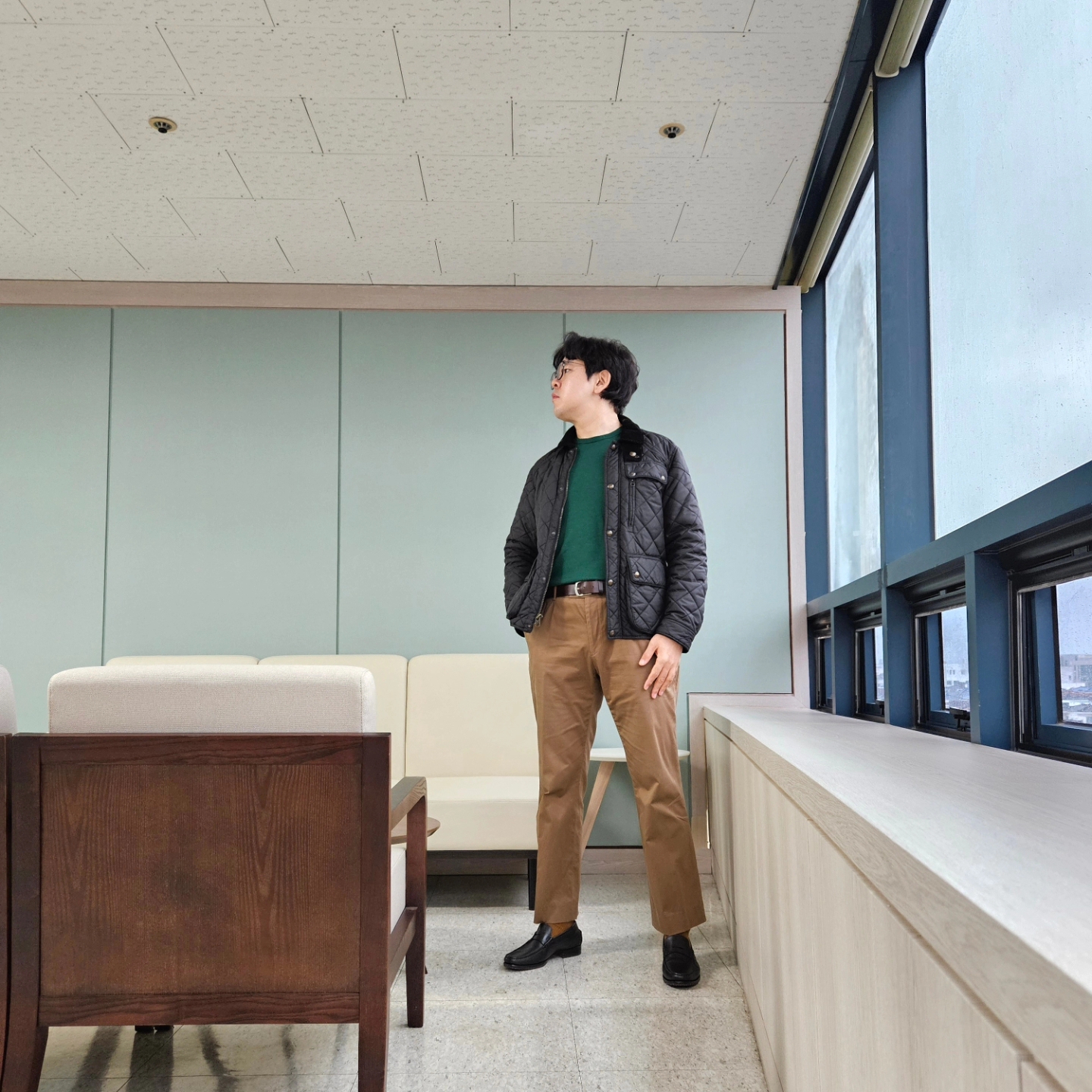 Andersen Andersen Scarf Grey, Omega Seamaster Planet Ocean 600M Co Axial Master Chronometer Steel Black 착용 스타일 - 3