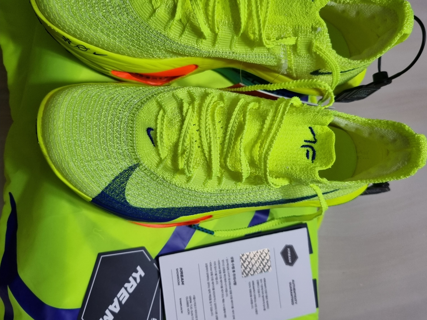 (W) Nike Air Zoom Alphafly Next% 3 Volt 착용 스타일