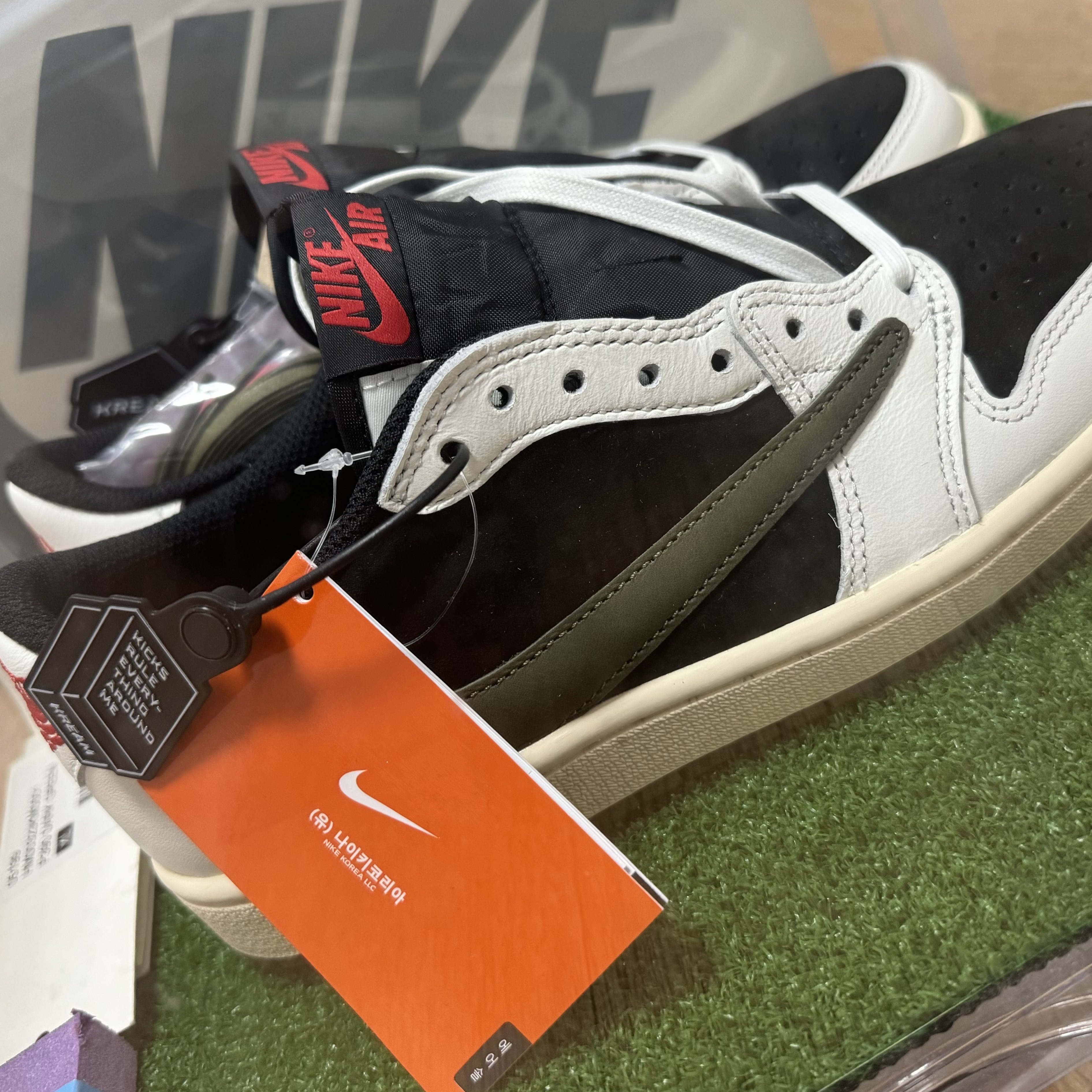 (W) Jordan 1 x Travis Scott Retro Low OG SP Medium Olive 착용 스타일