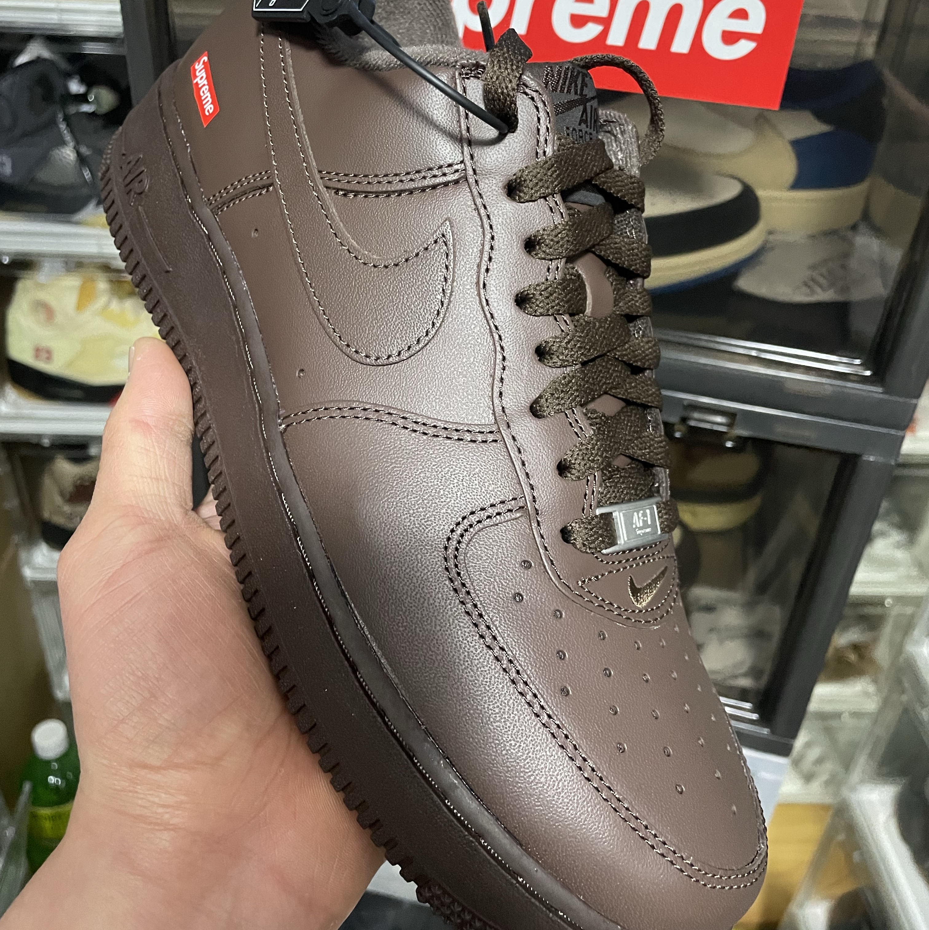 Nike x Supreme Air Force 1 Low Baroque Brown 착용 스타일 - 2