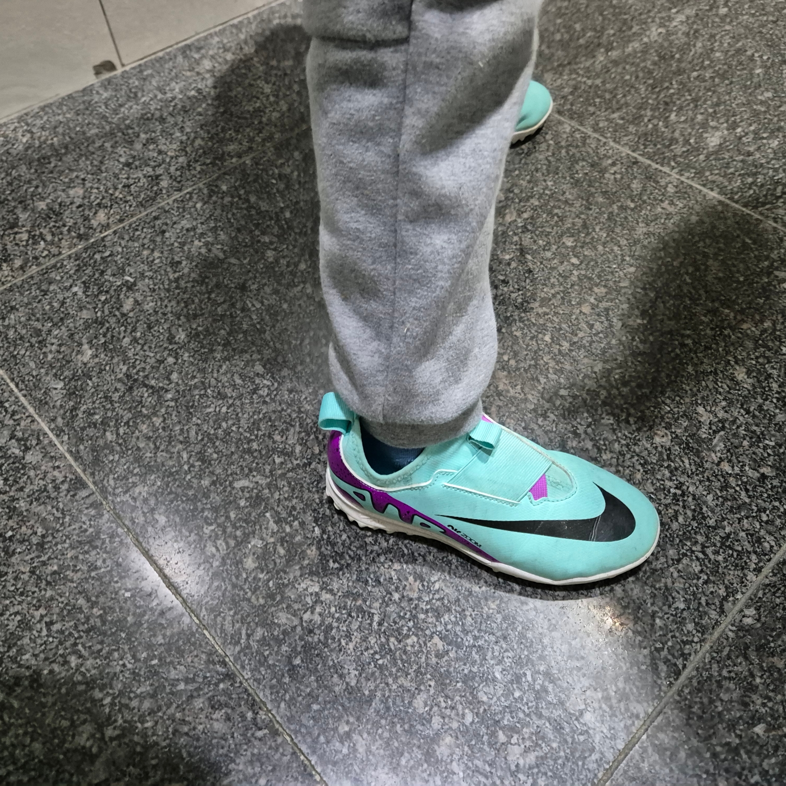 (JR) Nike Mercurial Vapor 15 Academy MG Hyper Turquaise 착용 스타일