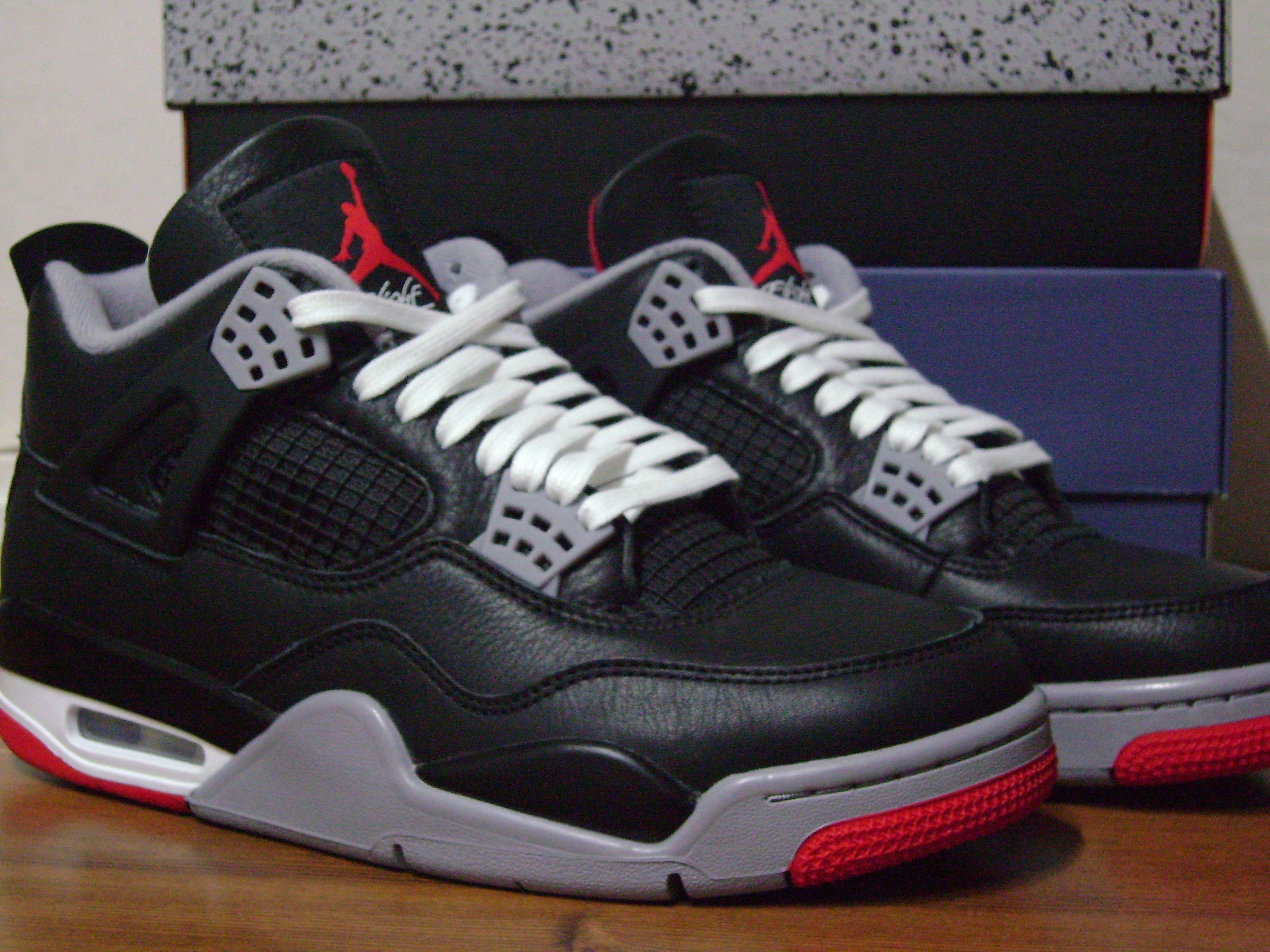 Jordan 4 Retro Bred Reimagined 착용 스타일 - 3