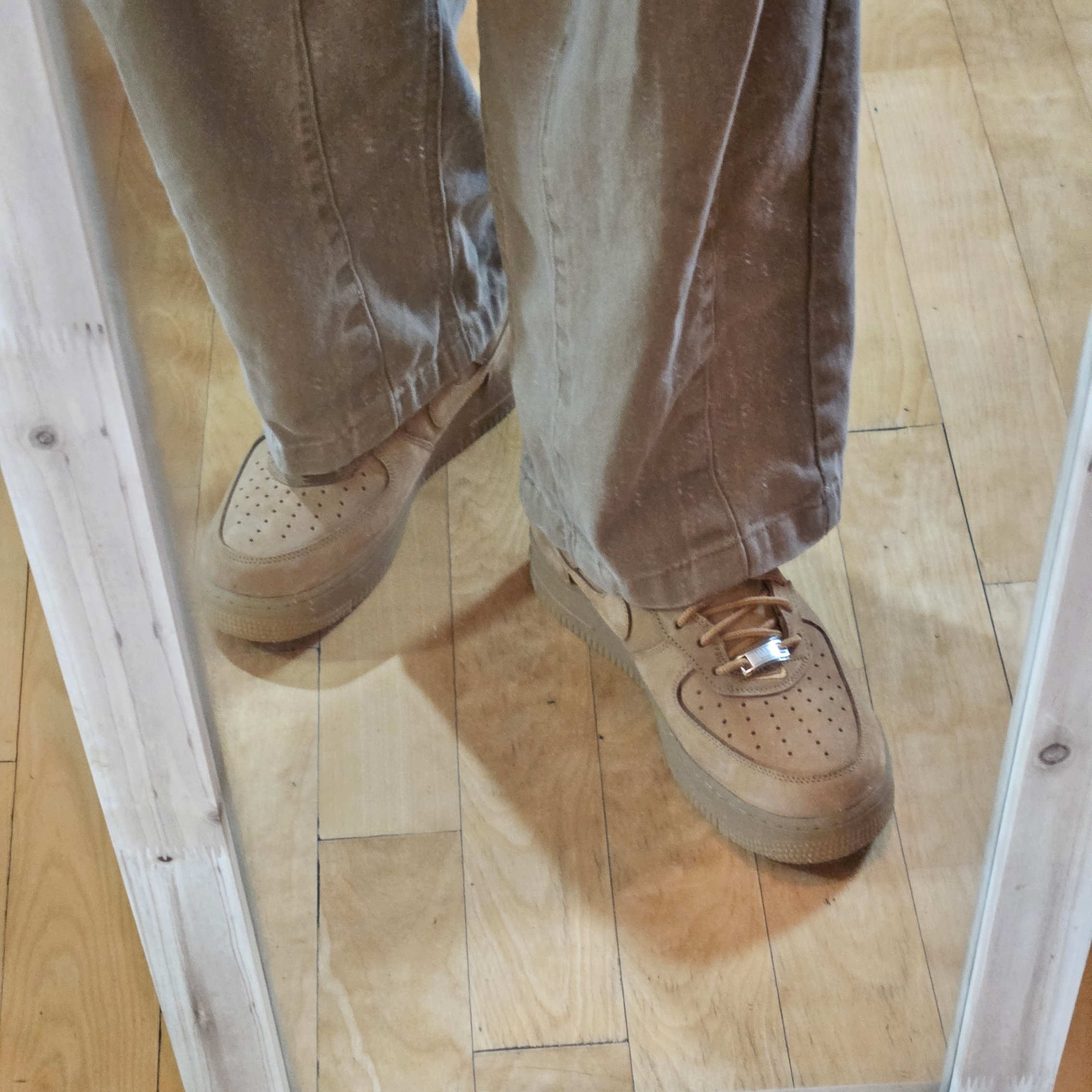 Nike x Supreme Air Force 1 Low Flax 착용 스타일 - 1