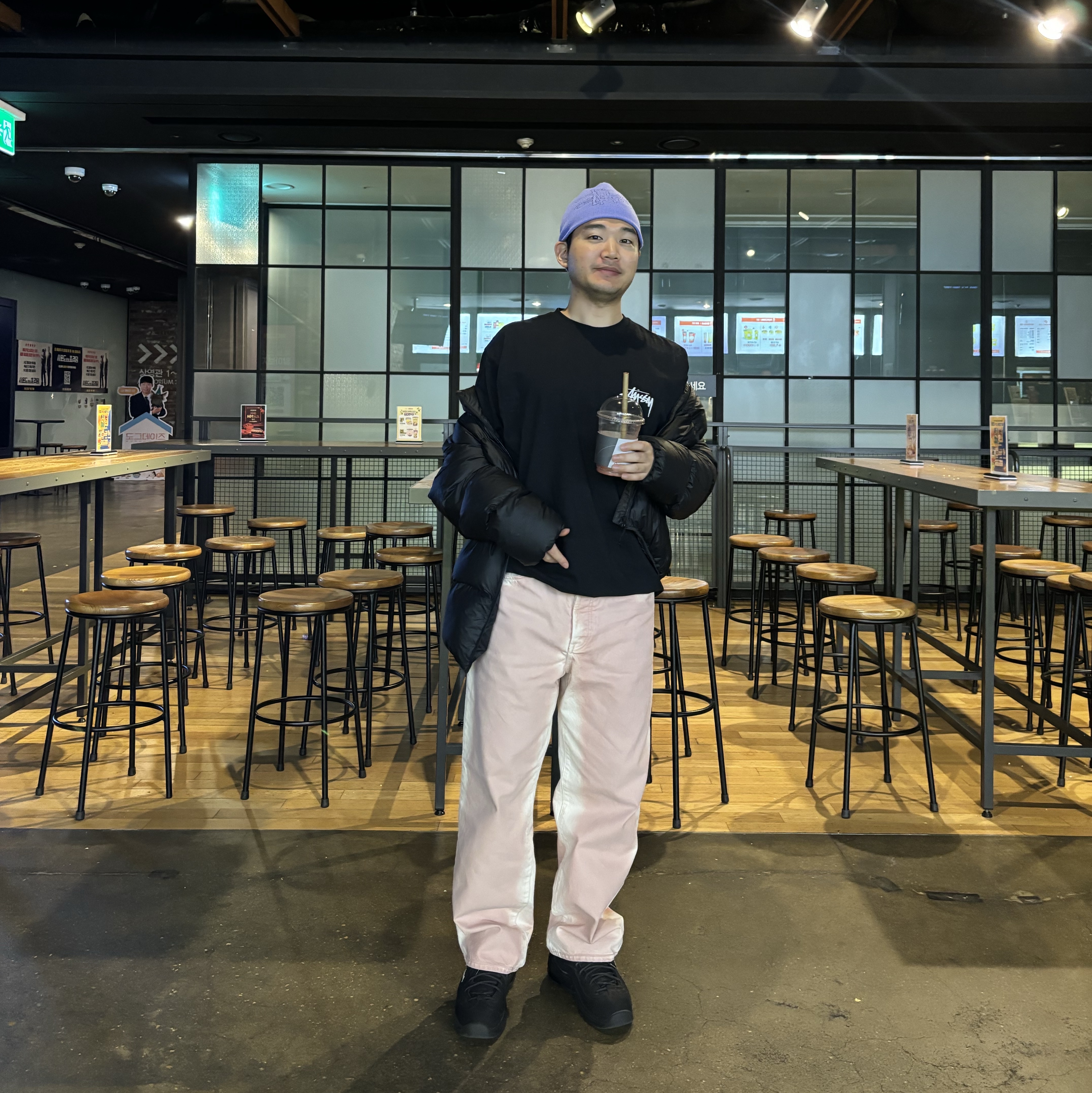 Stussy Spray Dye Big OL' Jeans Faded Pink, Stussy Skullcap Basic Logo Stitch Periwinkle 착용 스타일 - 1