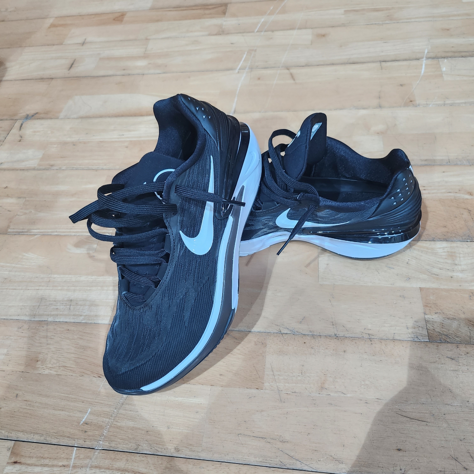 Nike Air Zoom GT Cut 2 EP Black White 착용 스타일 - 1