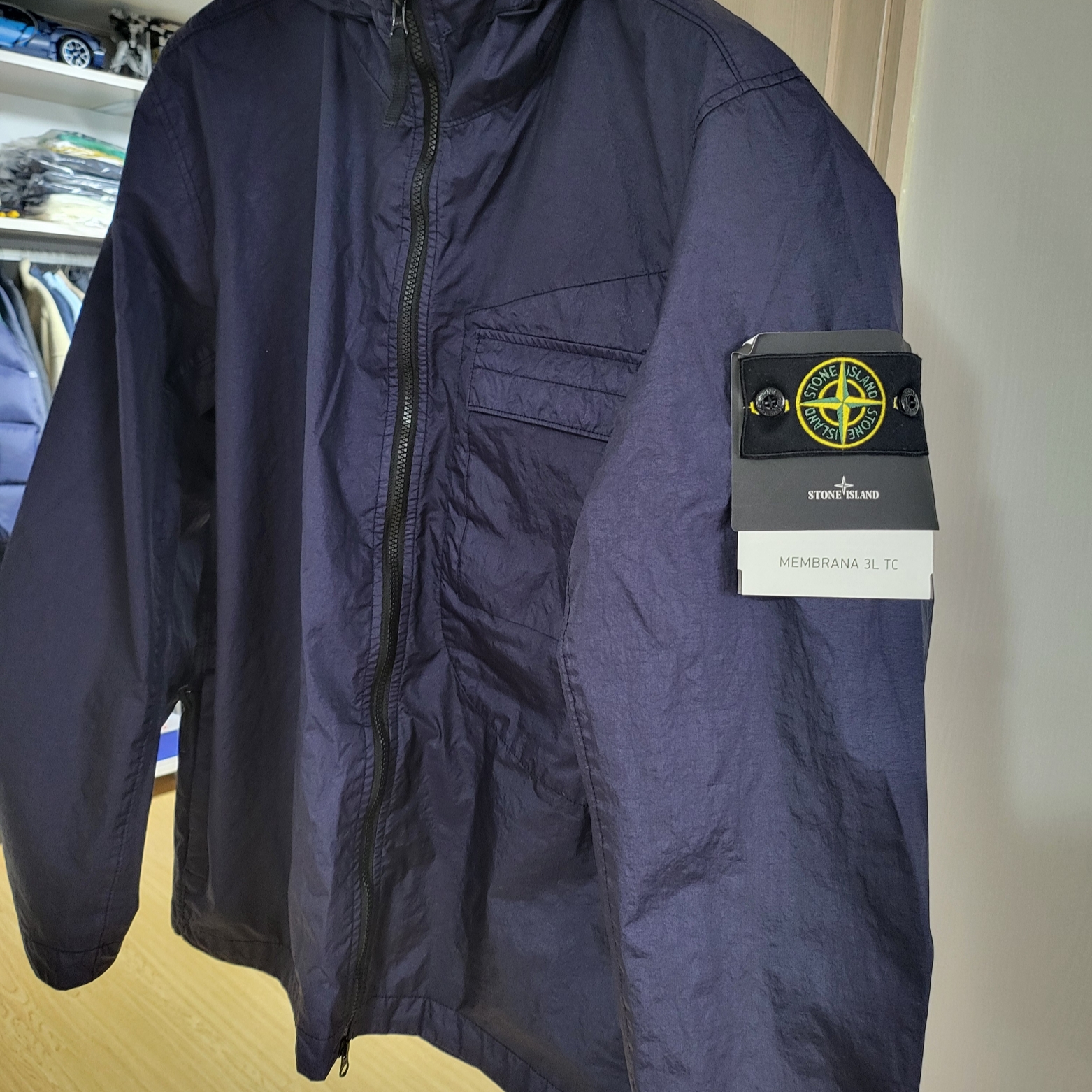 Stone Island 40223 Membrana 3L TC Garment Dyed Hooded Jacket Royal Blue - 22SS 착용 스타일