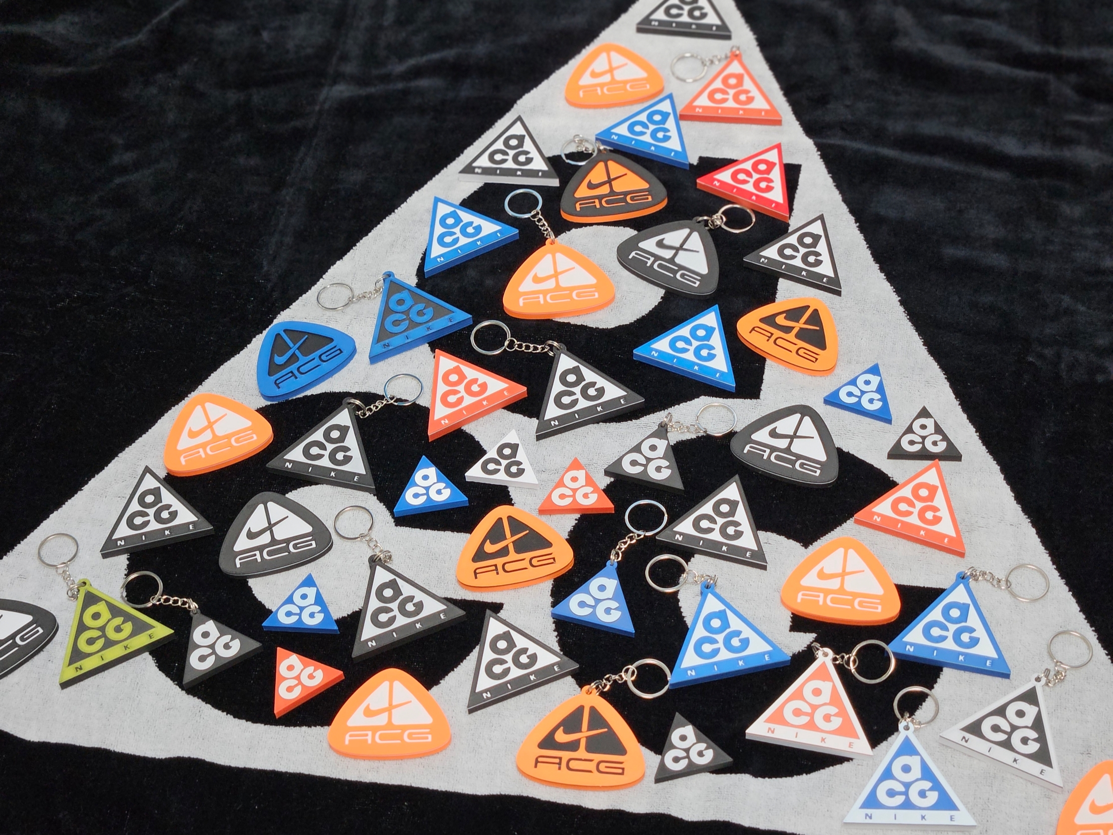 Nike ACG Towel Black Summit White 착용 스타일 - 2